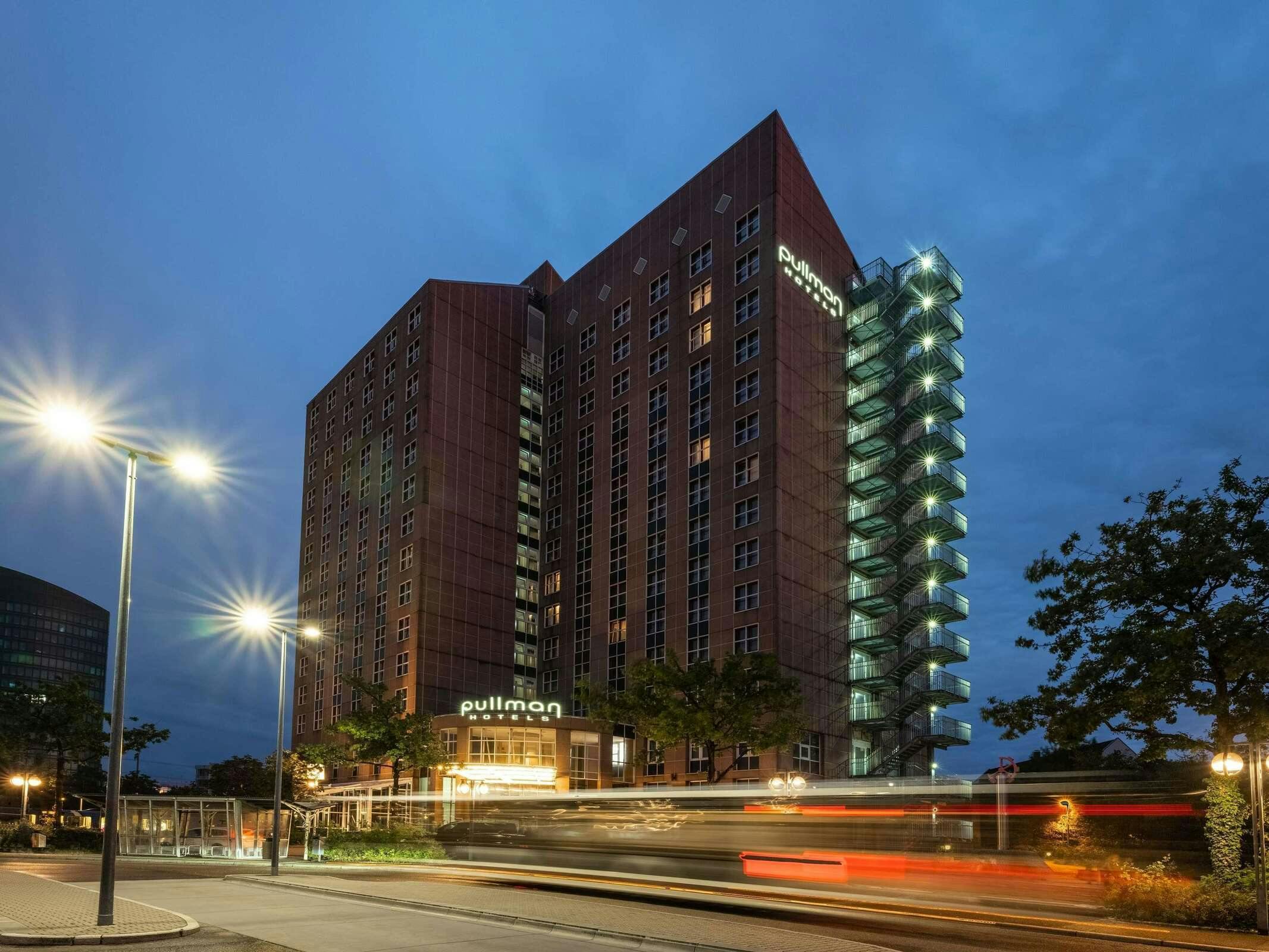 Hotel Pullman Stuttgart Fontana photo 4