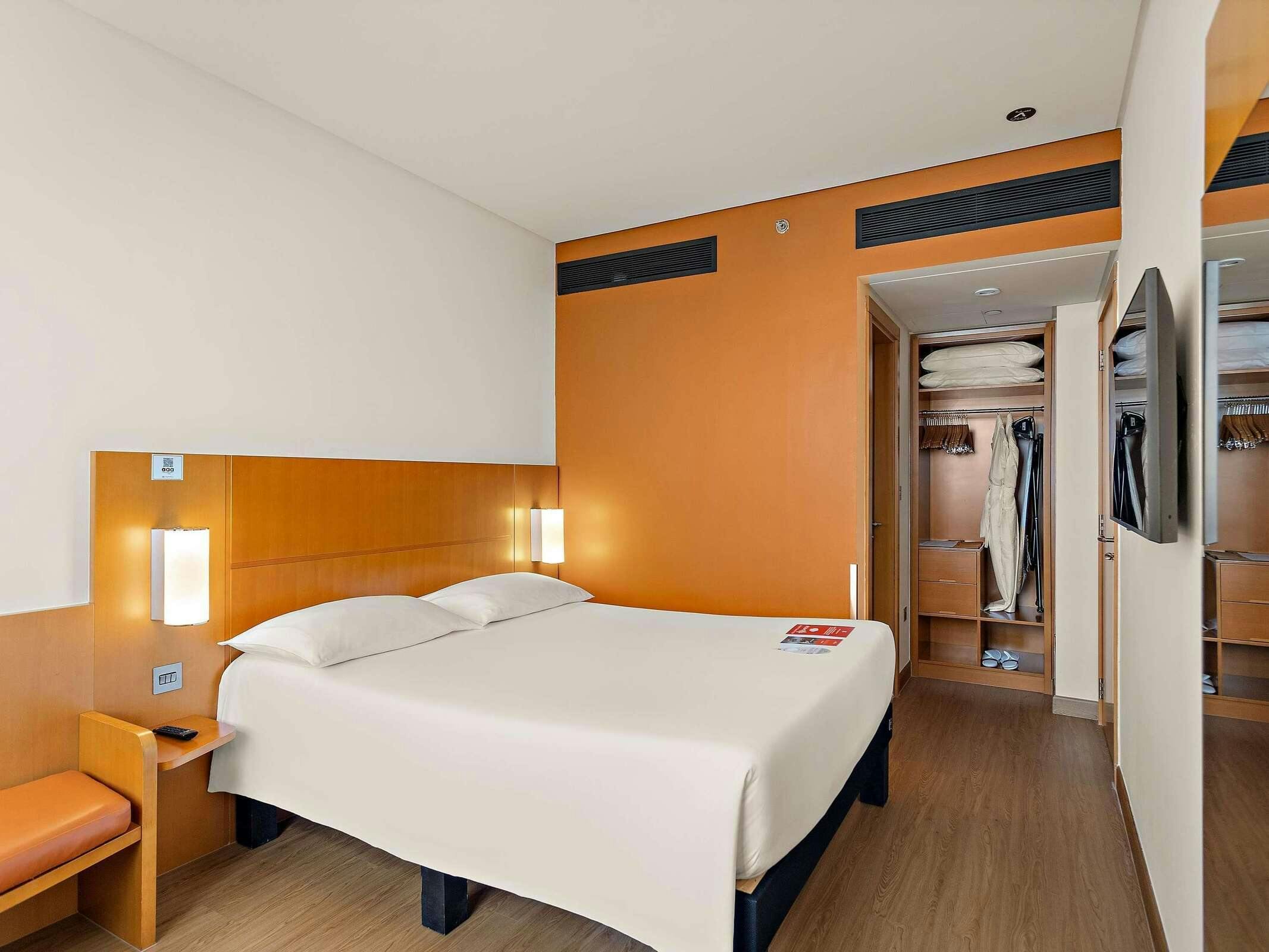 Hotel IBIS ABU DHABI GATE photo 3