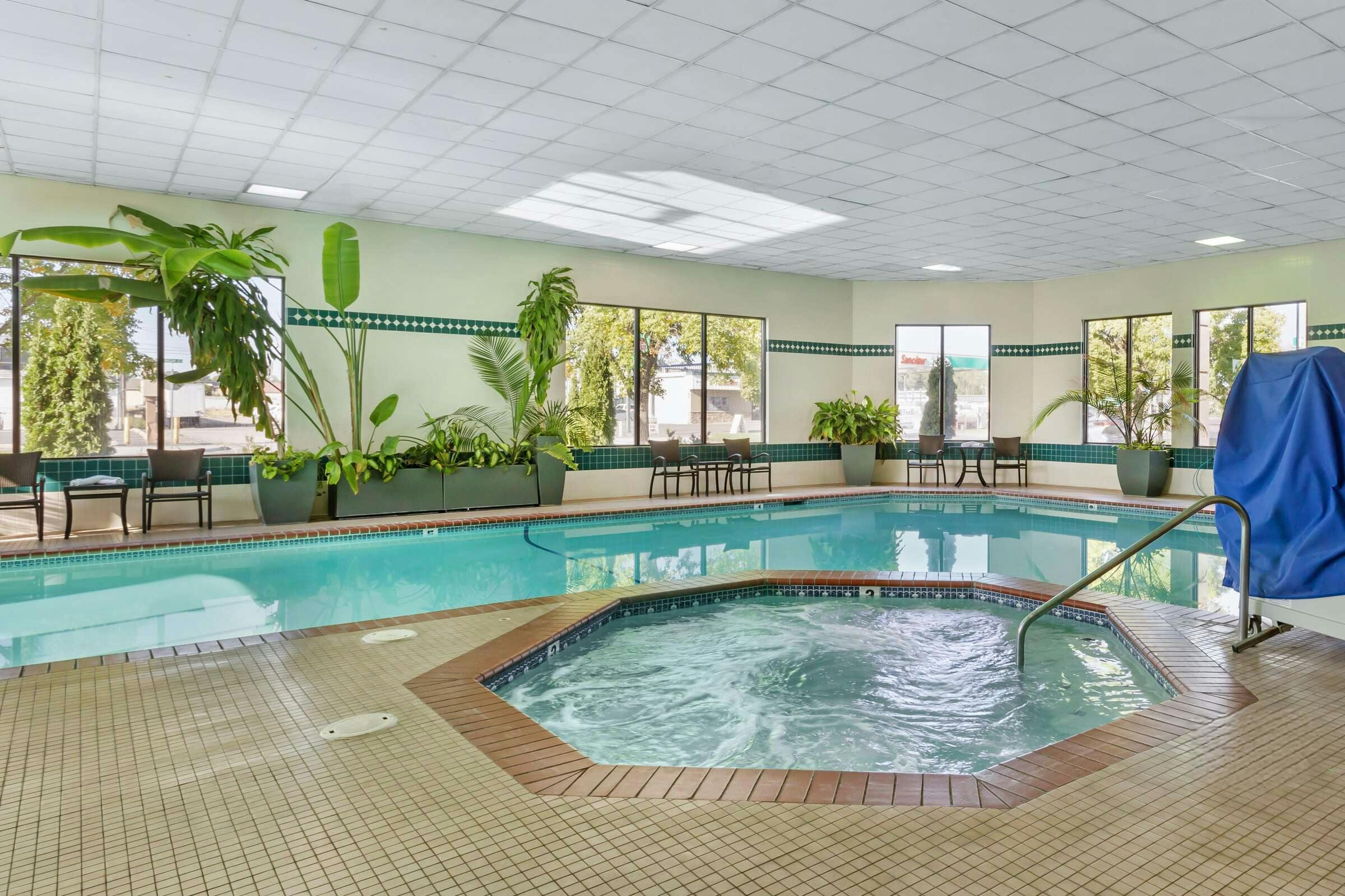 Hotel Best Western Plus Cottontree Inn photo 1