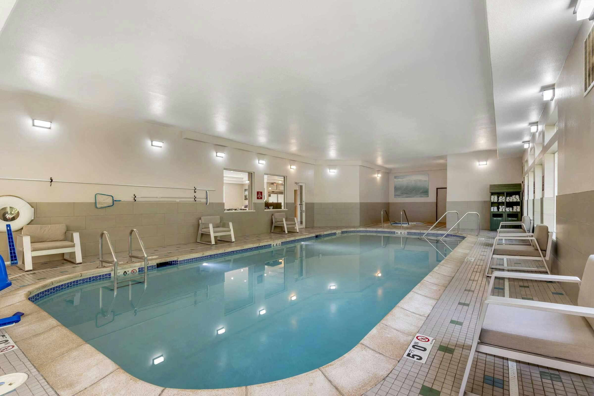 Hotel Best Western Plus Des Moines West Inn & Suites photo 3