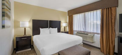 Best Western Plus The Four Corners Inn