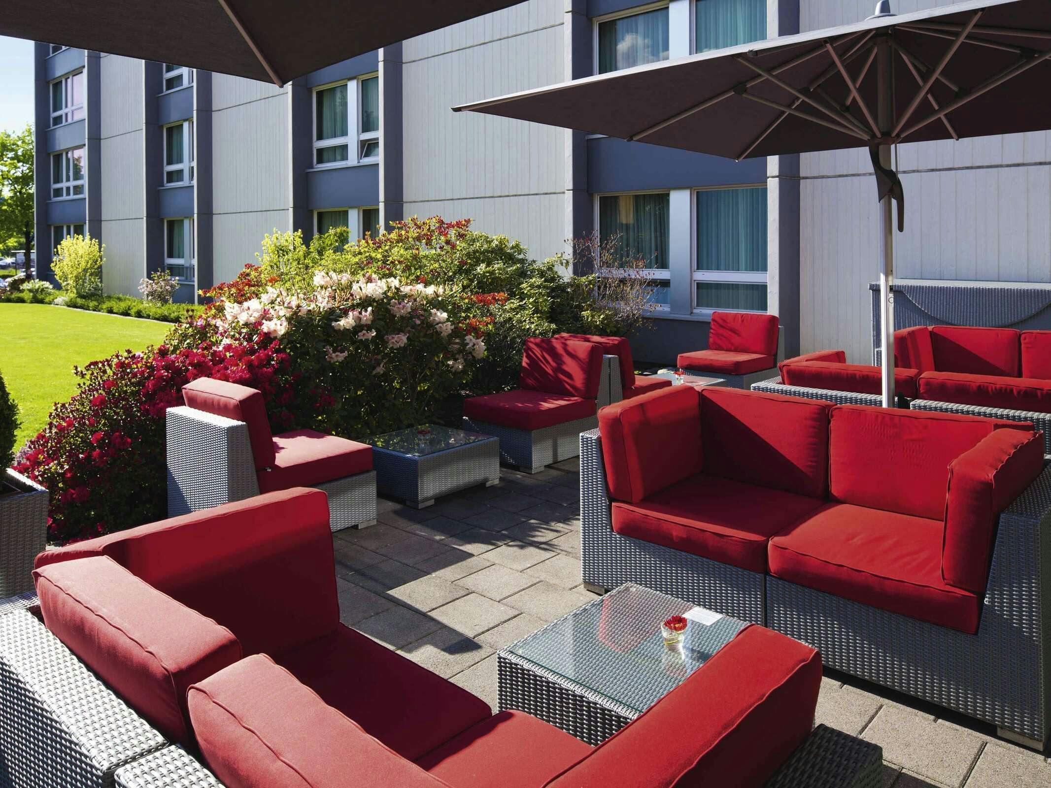 Hotel Mövenpick Hotel Zurich-Airport photo 1