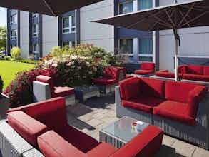 Hotel Mövenpick Hotel Zurich-Airport photo 1