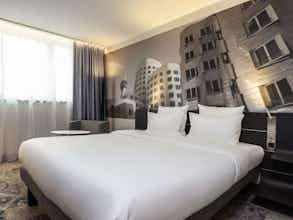 Hotel Novotel Dusseldorf Airport photo 4