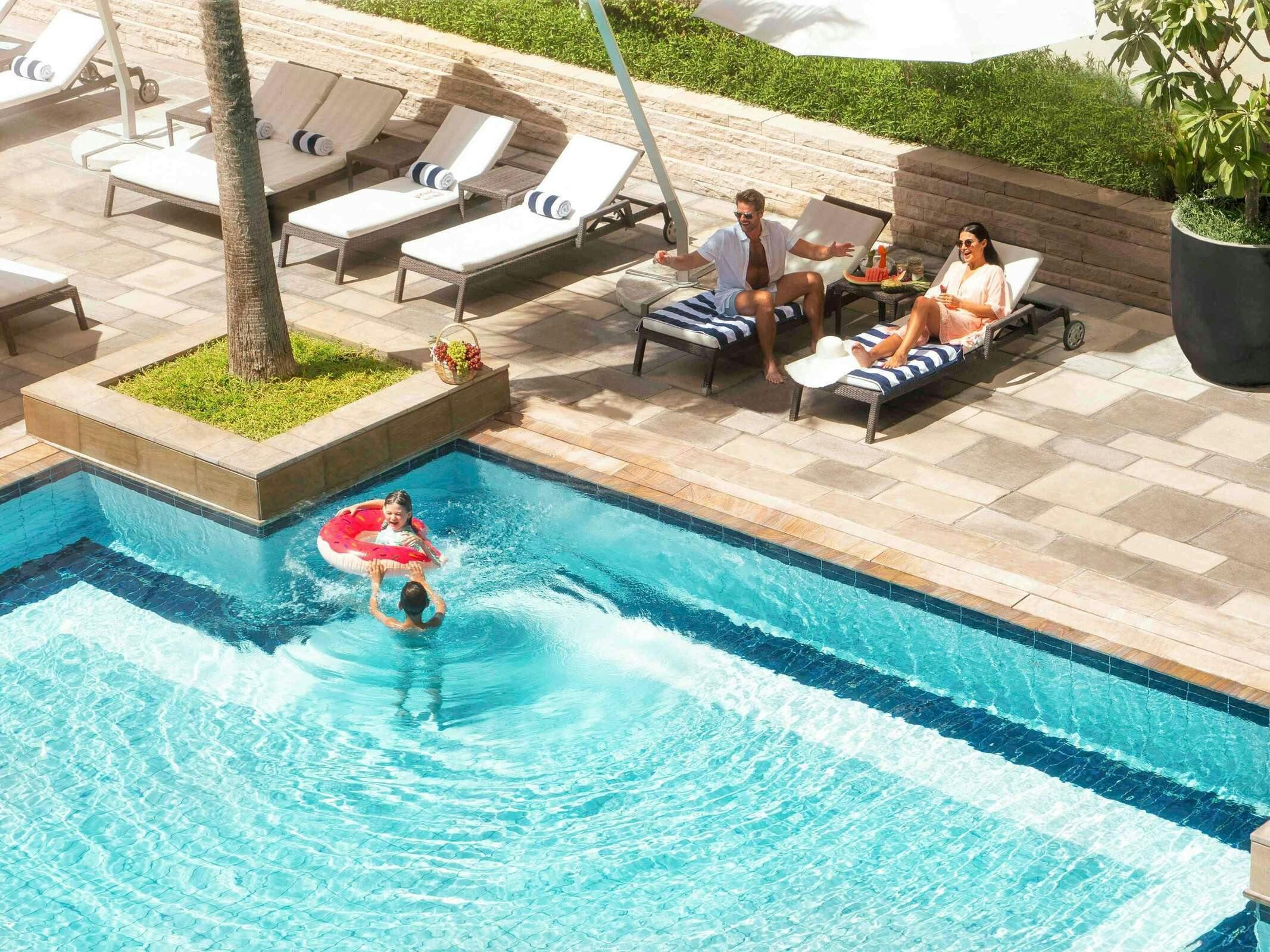 Hotel Swissotel Al Ghurair photo 1