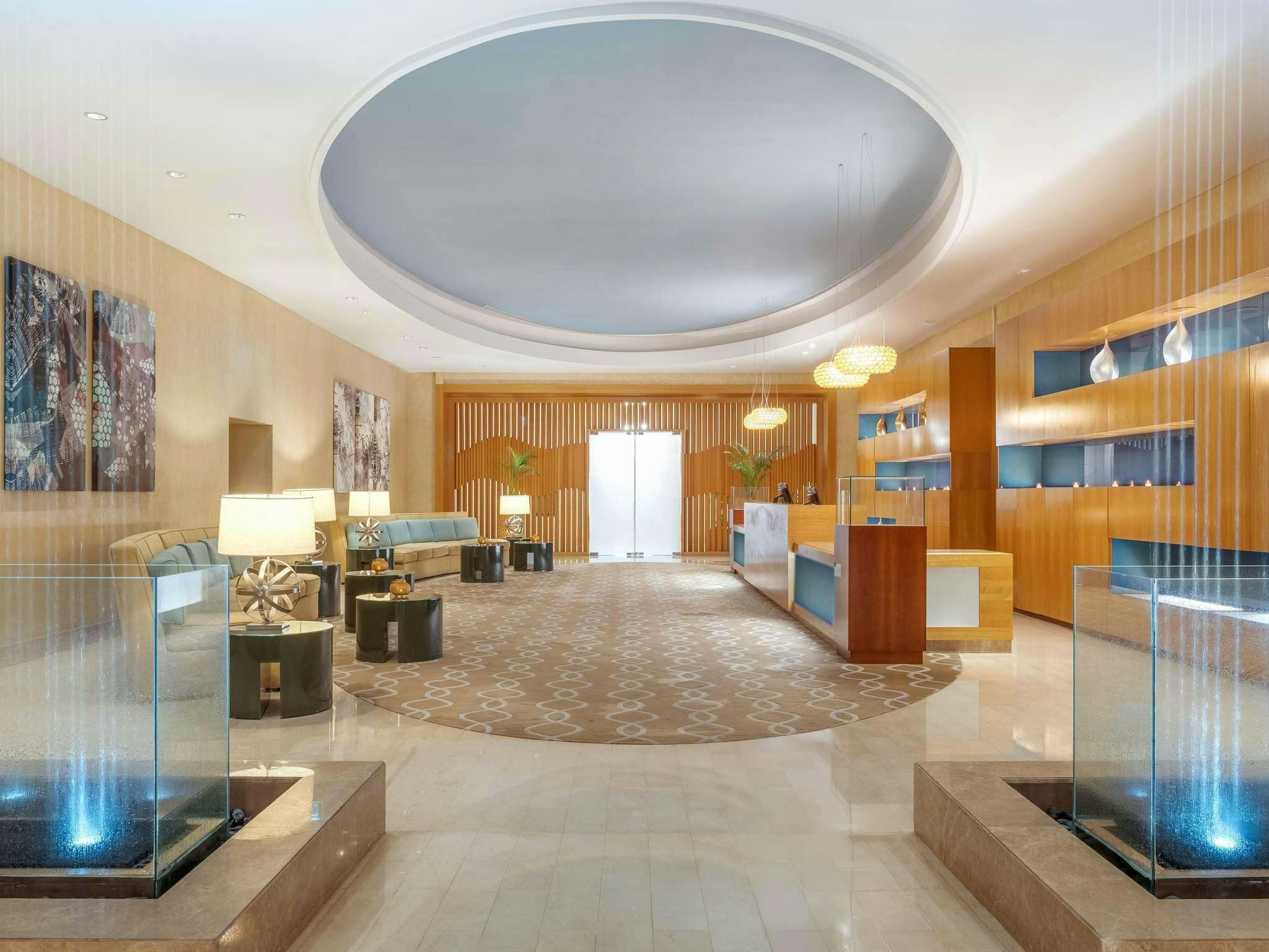 Hotel Swissotel Al Ghurair photo 4