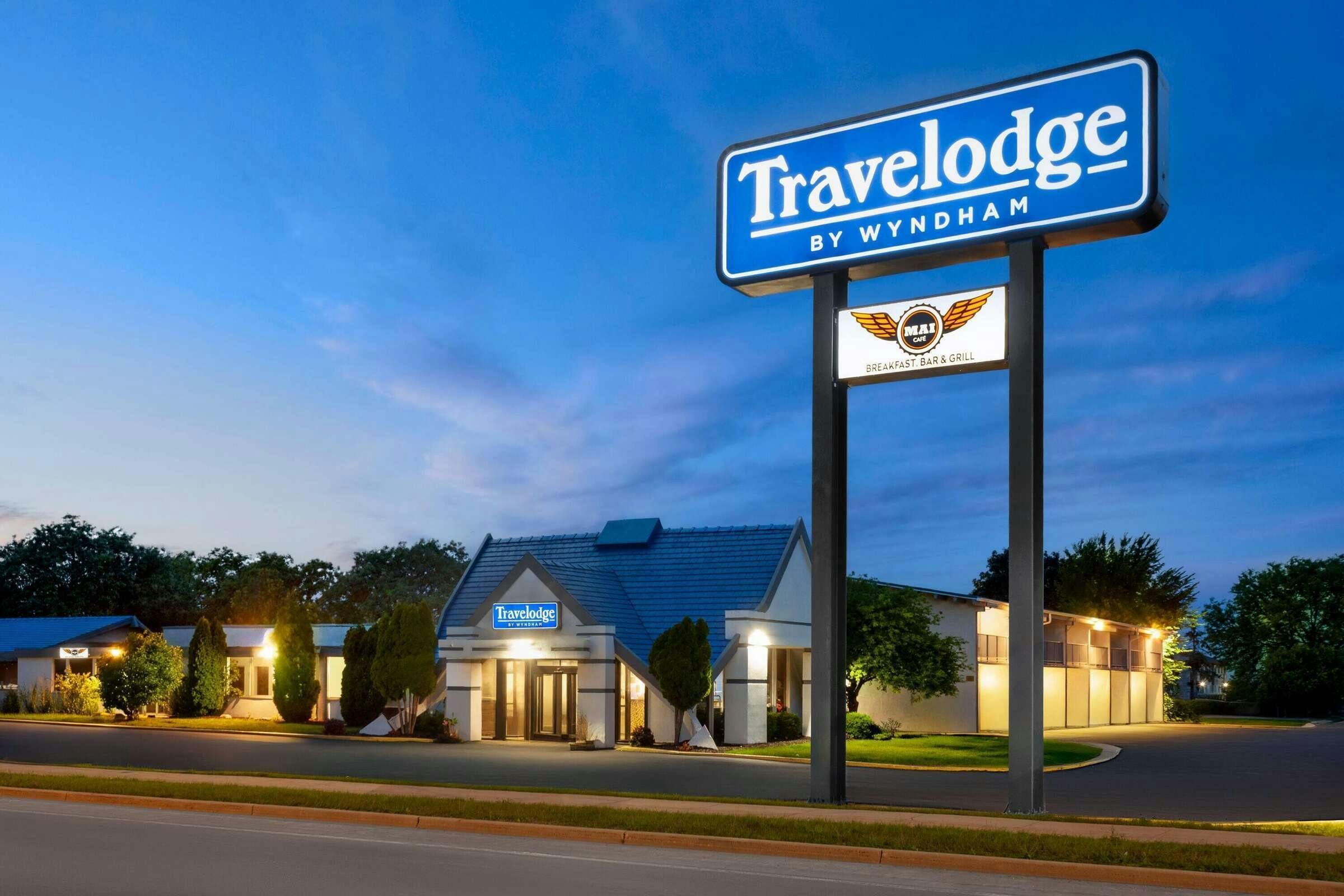Hotel Travelodge Milwaukee photo 1