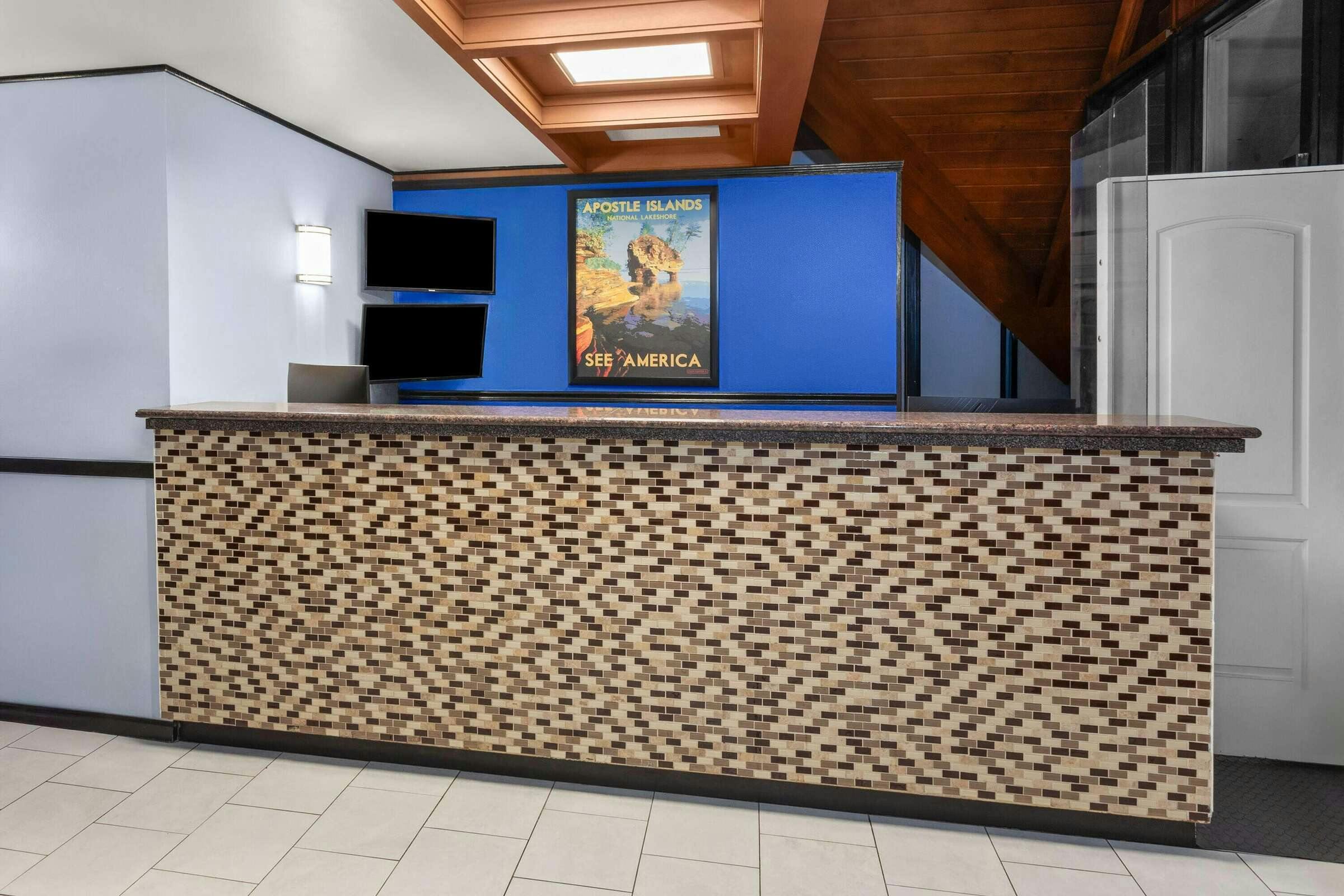 Hotel Travelodge Milwaukee photo 3
