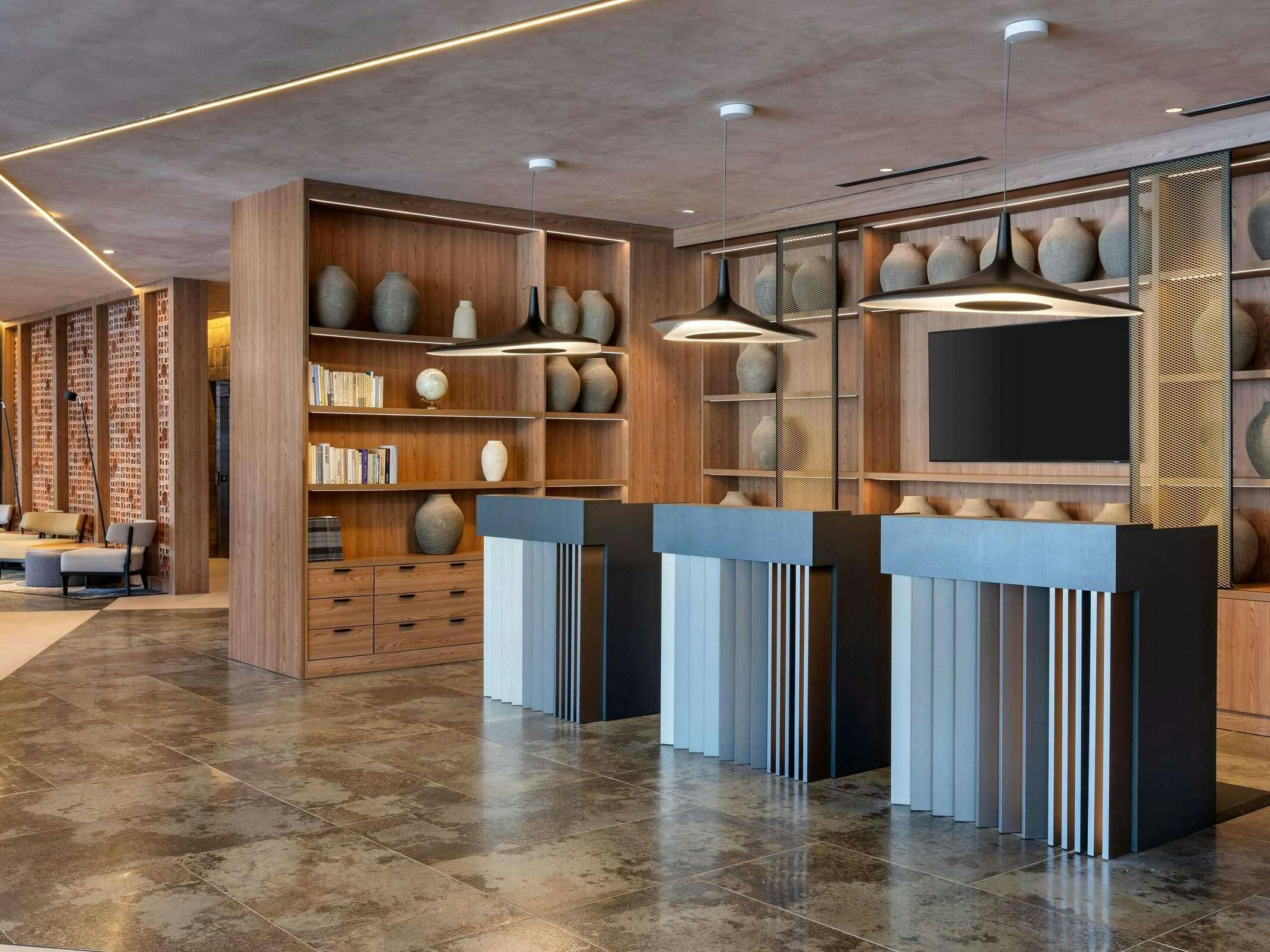 Hotel Novotel Valencia Lavant photo 2
