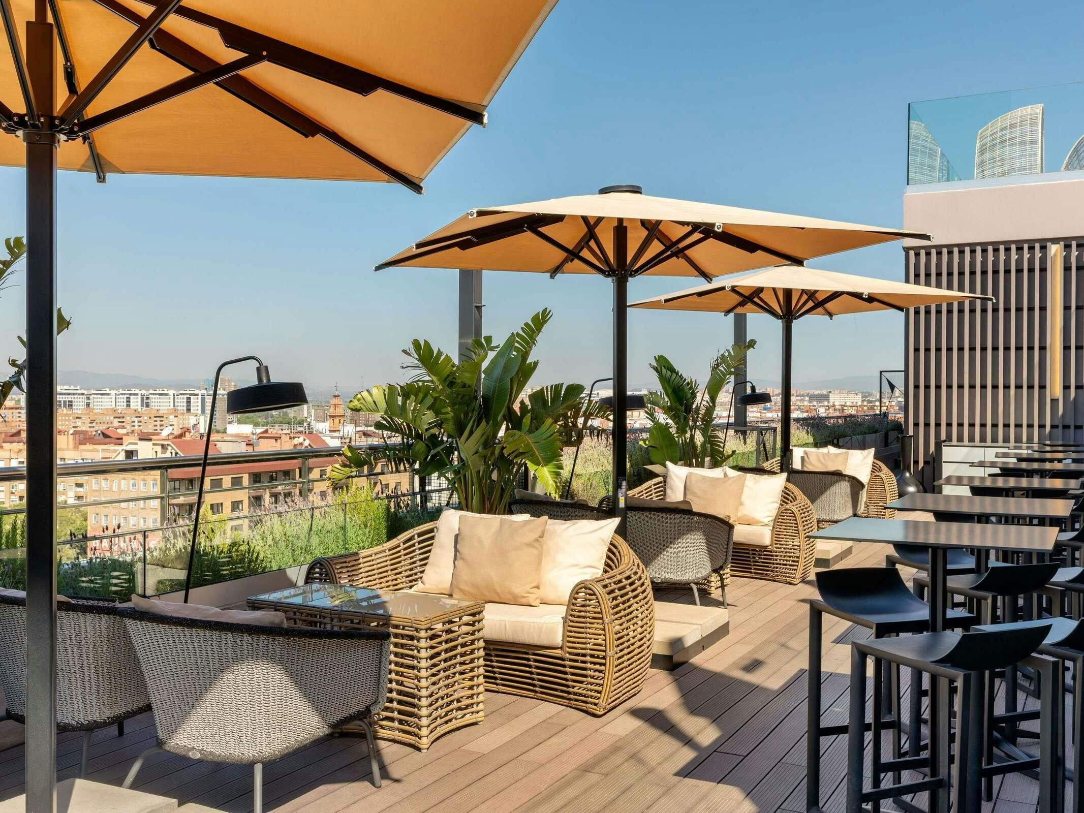 Hotel Novotel Valencia Lavant photo 3