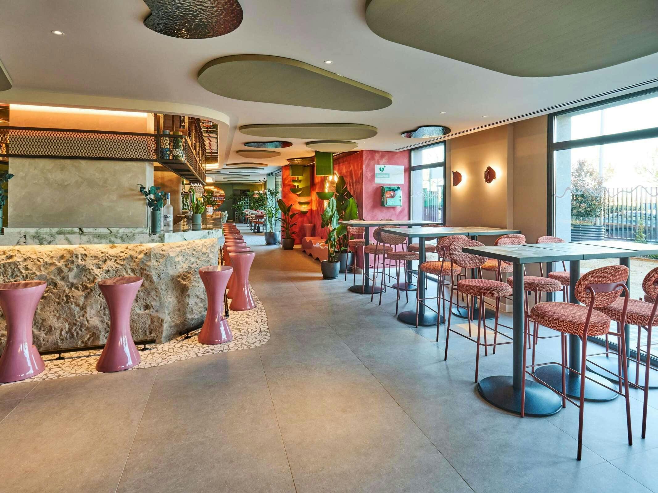 Hotel Ibis Styles Madrid Airport Valdebebas photo 3
