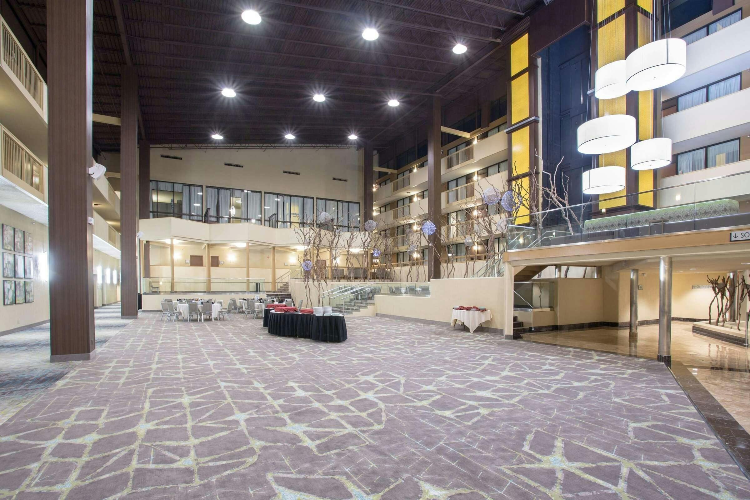 Hotel Wyndham Grand Little Rock photo 4