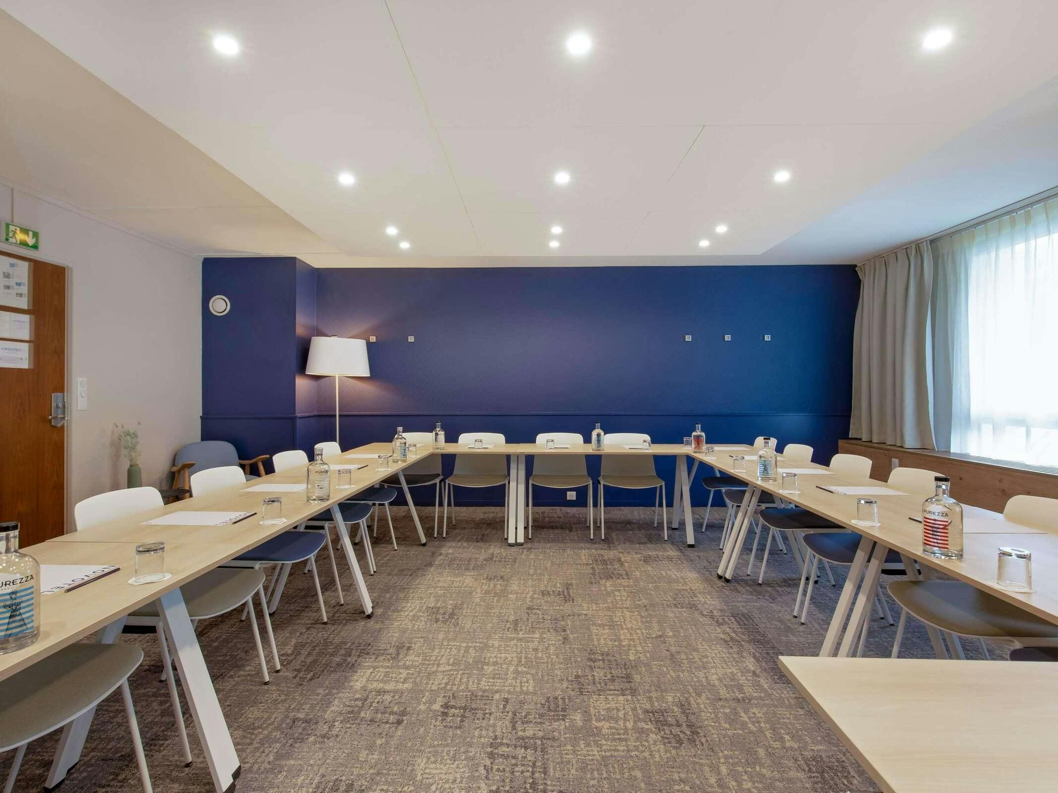 Hotel Novotel Pont de L'Arc Fenouillères photo 4