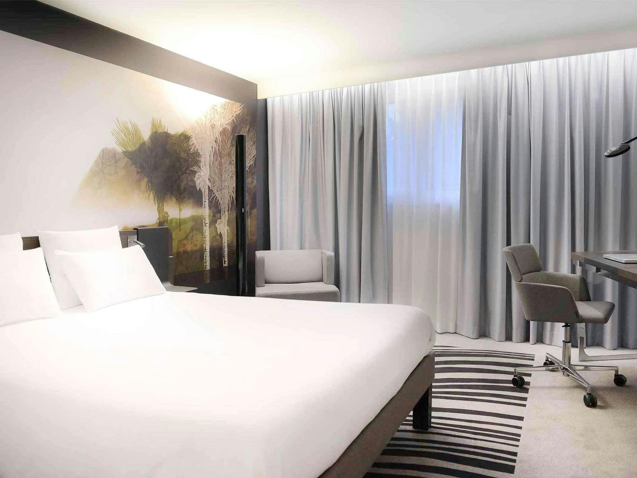 Hotel Novotel Caen Côte De Nacre photo 5