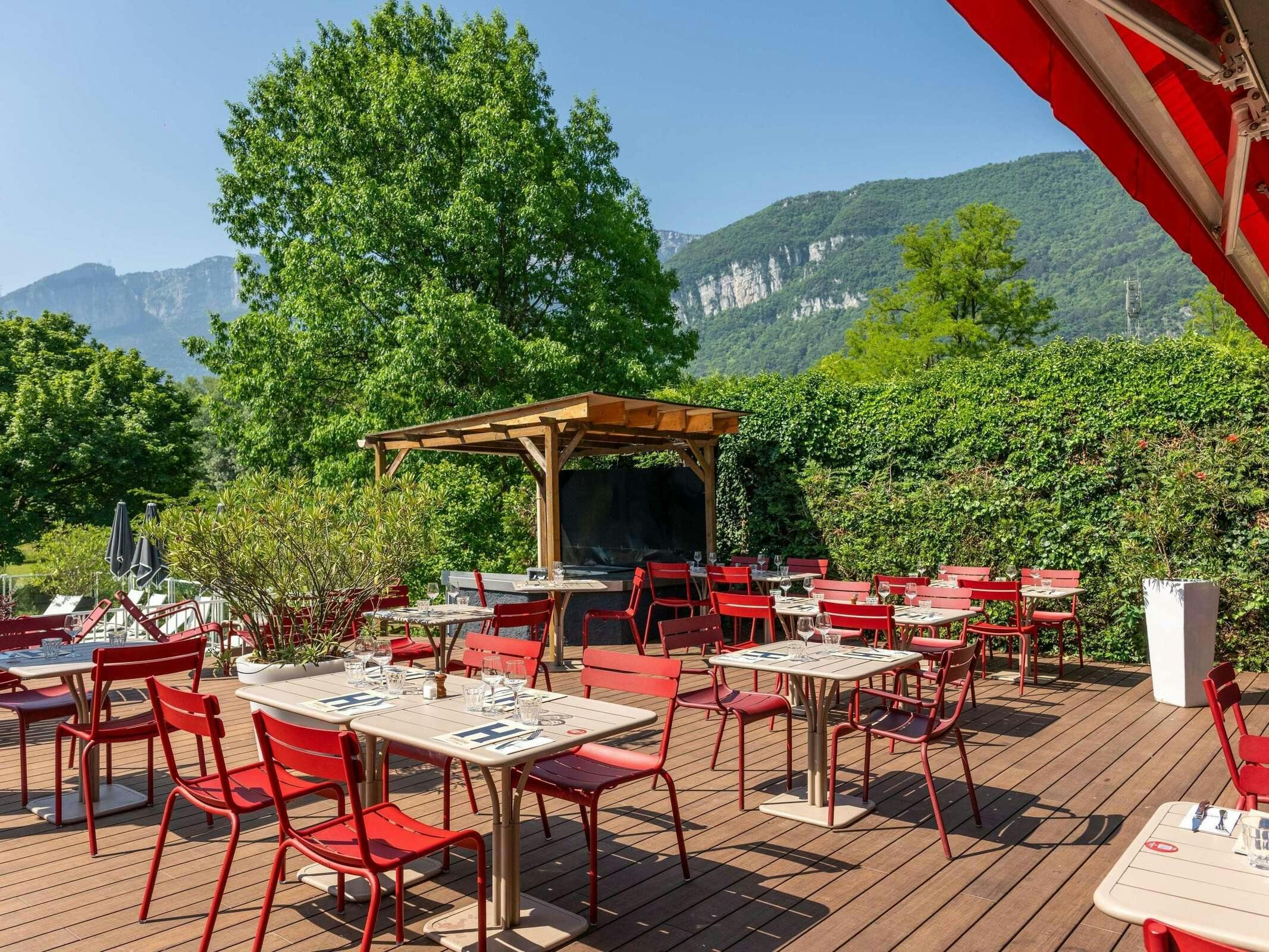 Hotel Novotel Grenoble Nord Voreppe photo 1