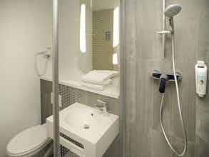 Hotel Ibis Lyon Gerland Rue Mérieux photo 4