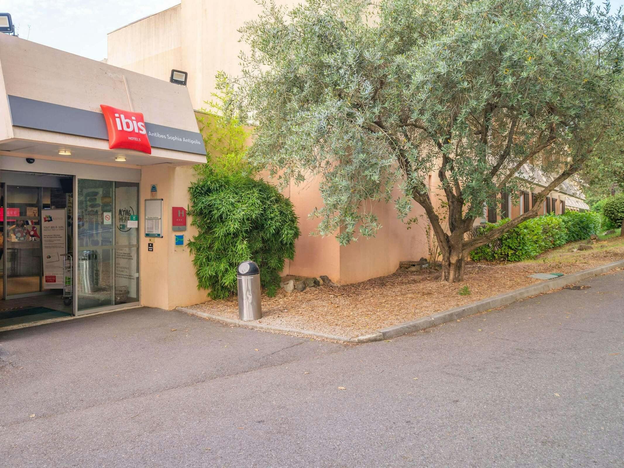 Hotel Ibis Antibes Sophia Antipolis photo 4