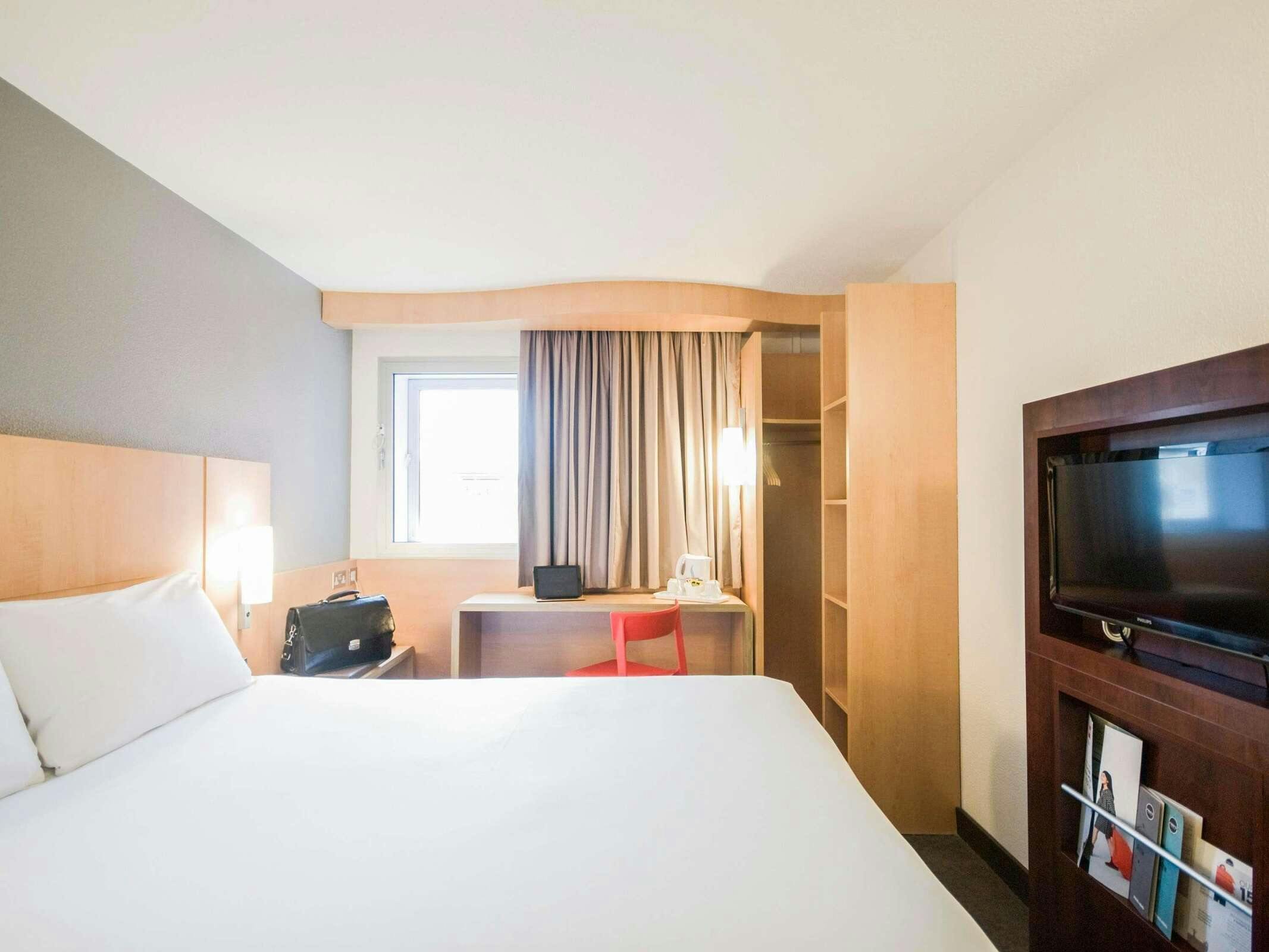Hotel ibis London Heathrow Airport photo 3