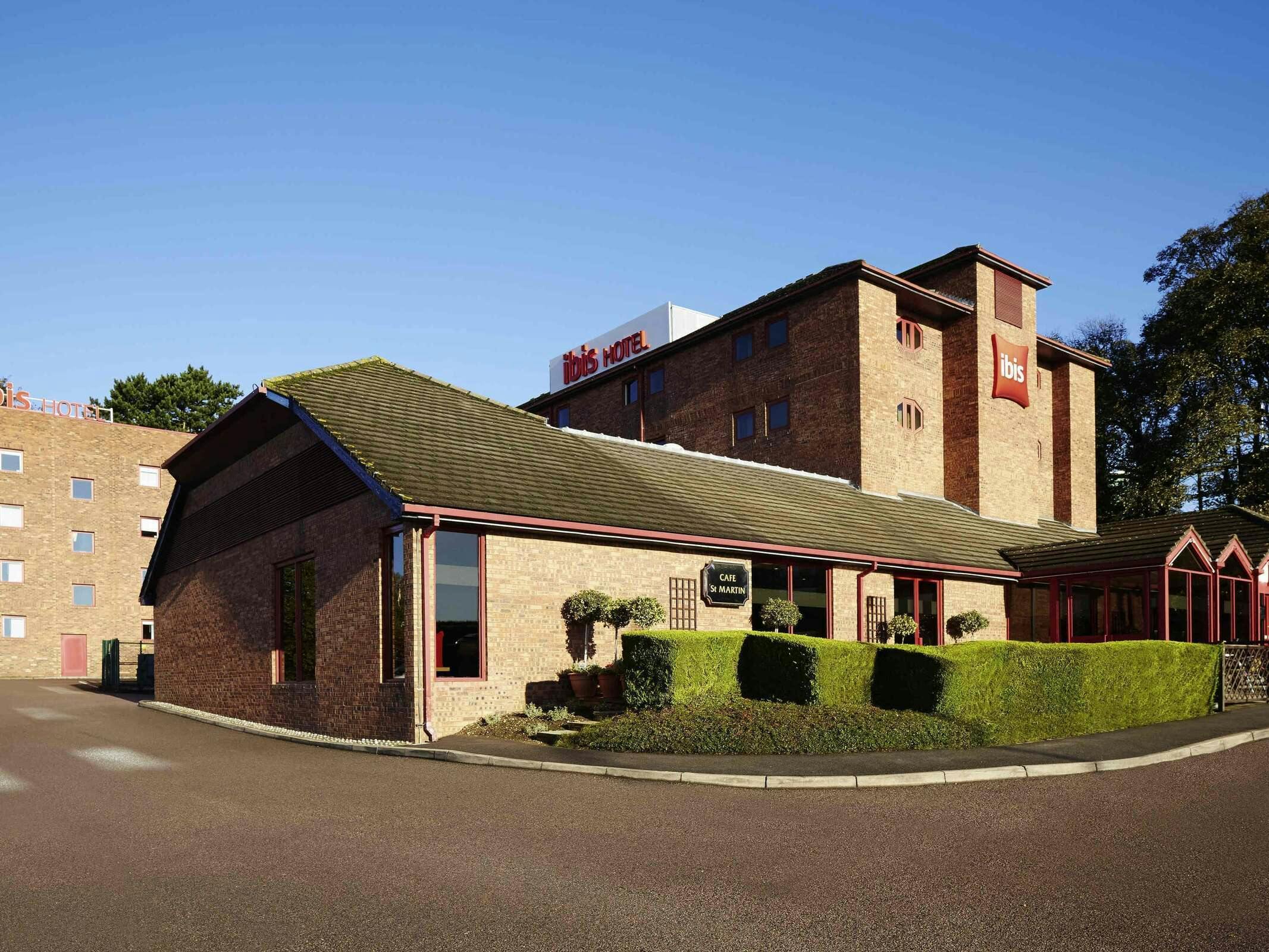 Hotel Ibis London Luton Airport photo 3