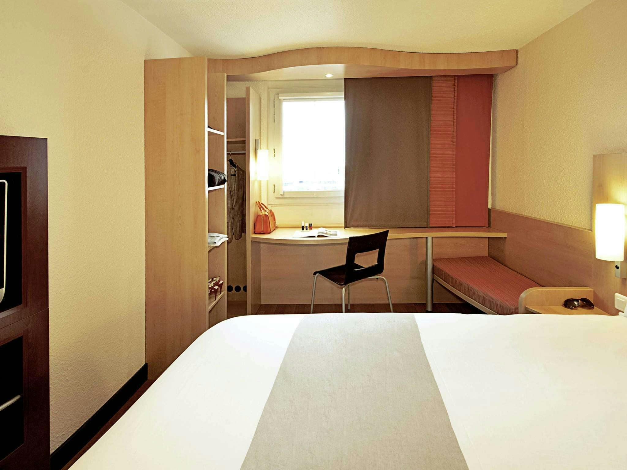 Hotel Ibis London Luton Airport photo 5