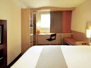 Hotel Ibis London Luton Airport photo 5