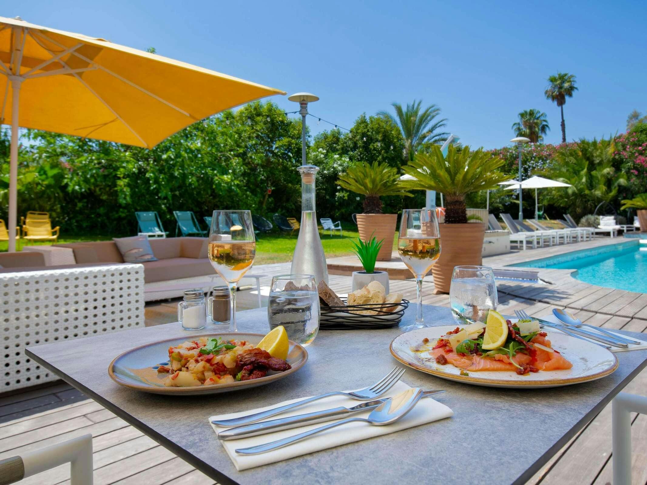 Hotel Hôtel Mercure Hyères Centre photo 2