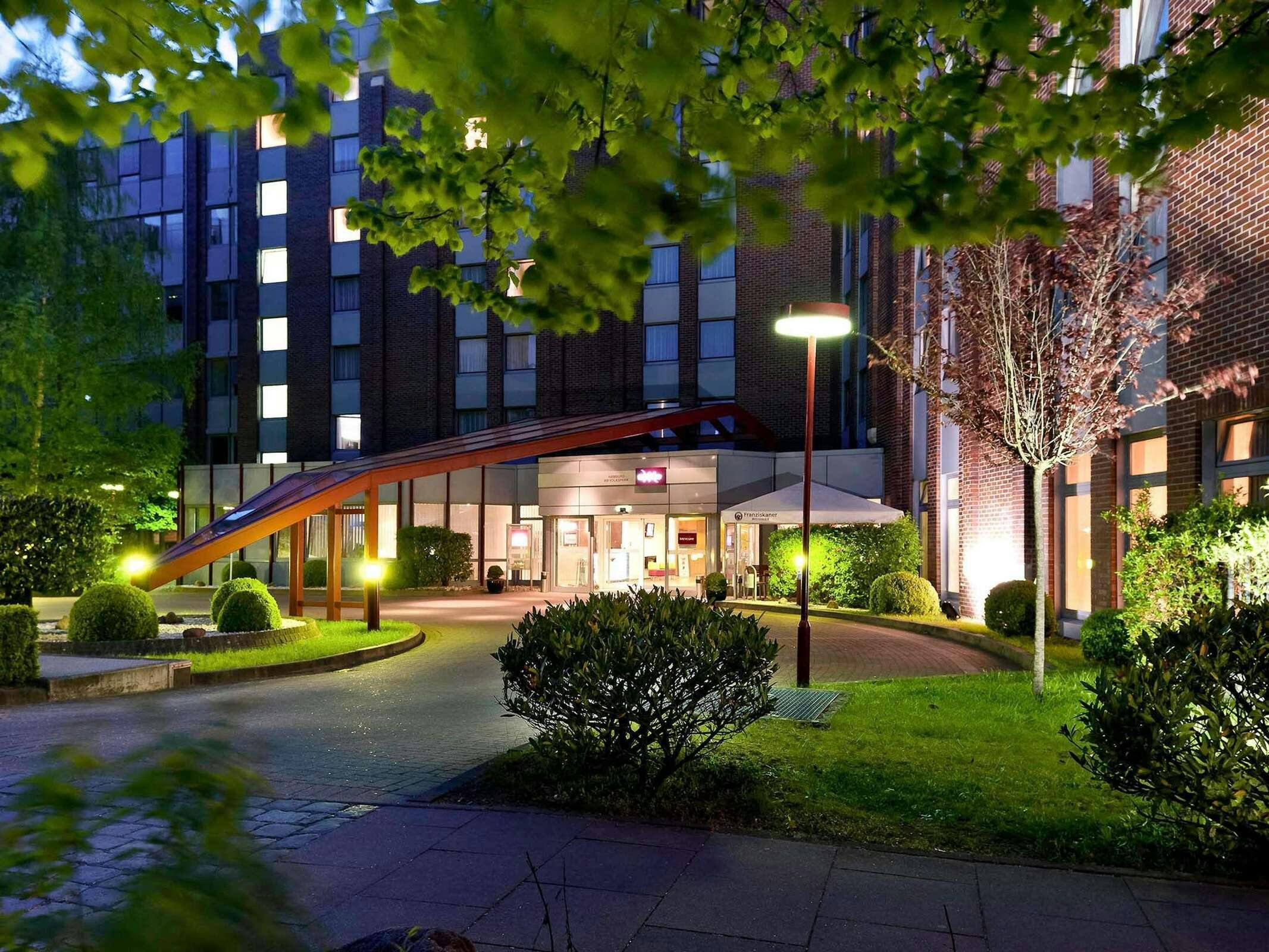 Hotel Mercure Hotel Hamburg Am Volkspark photo 3