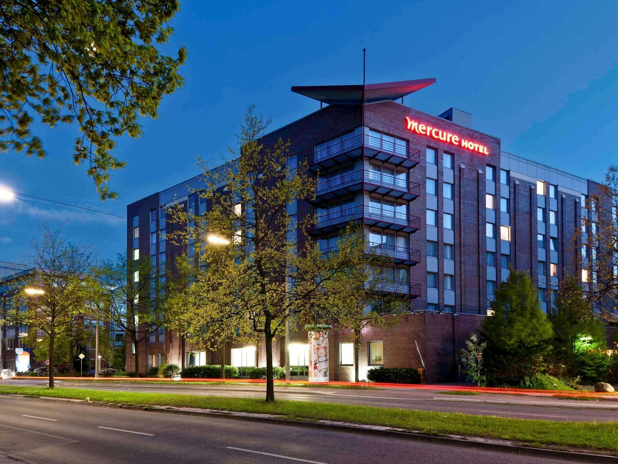Hotel Mercure Hotel Hamburg Am Volkspark photo 4