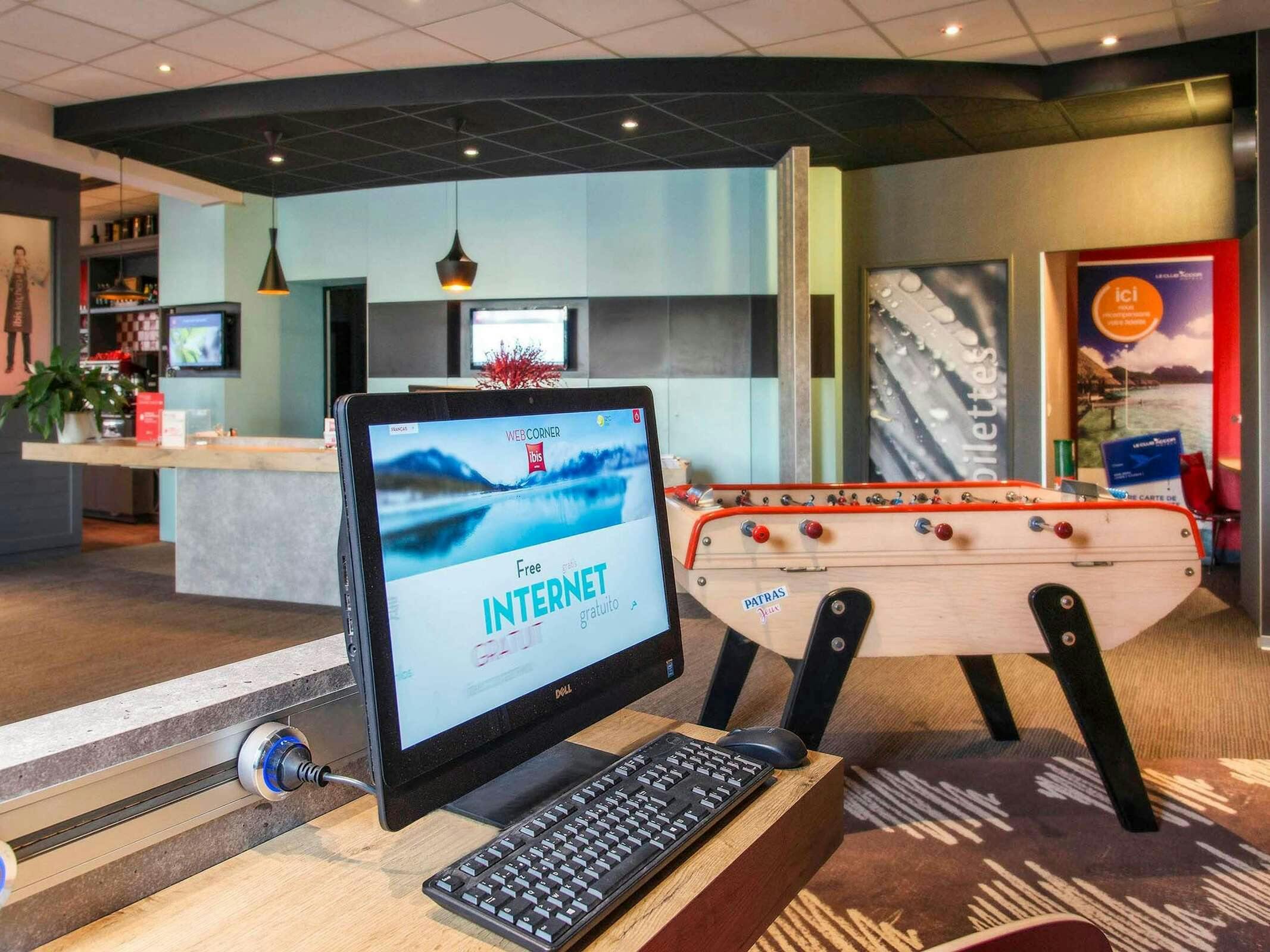 Hotel Ibis Falaise Coeur De Normandie photo 1