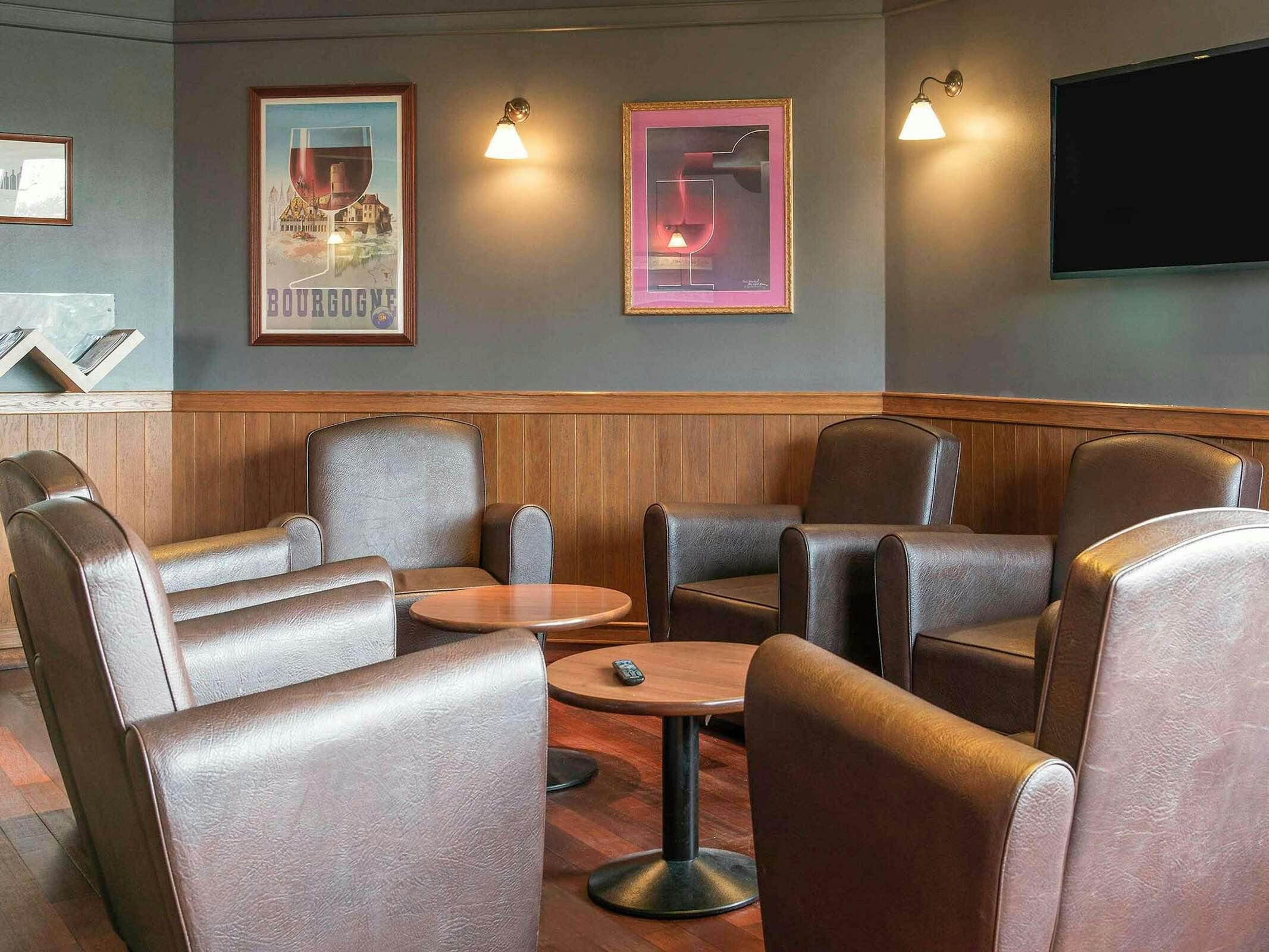 Hotel Ibis Falaise Coeur De Normandie photo 3