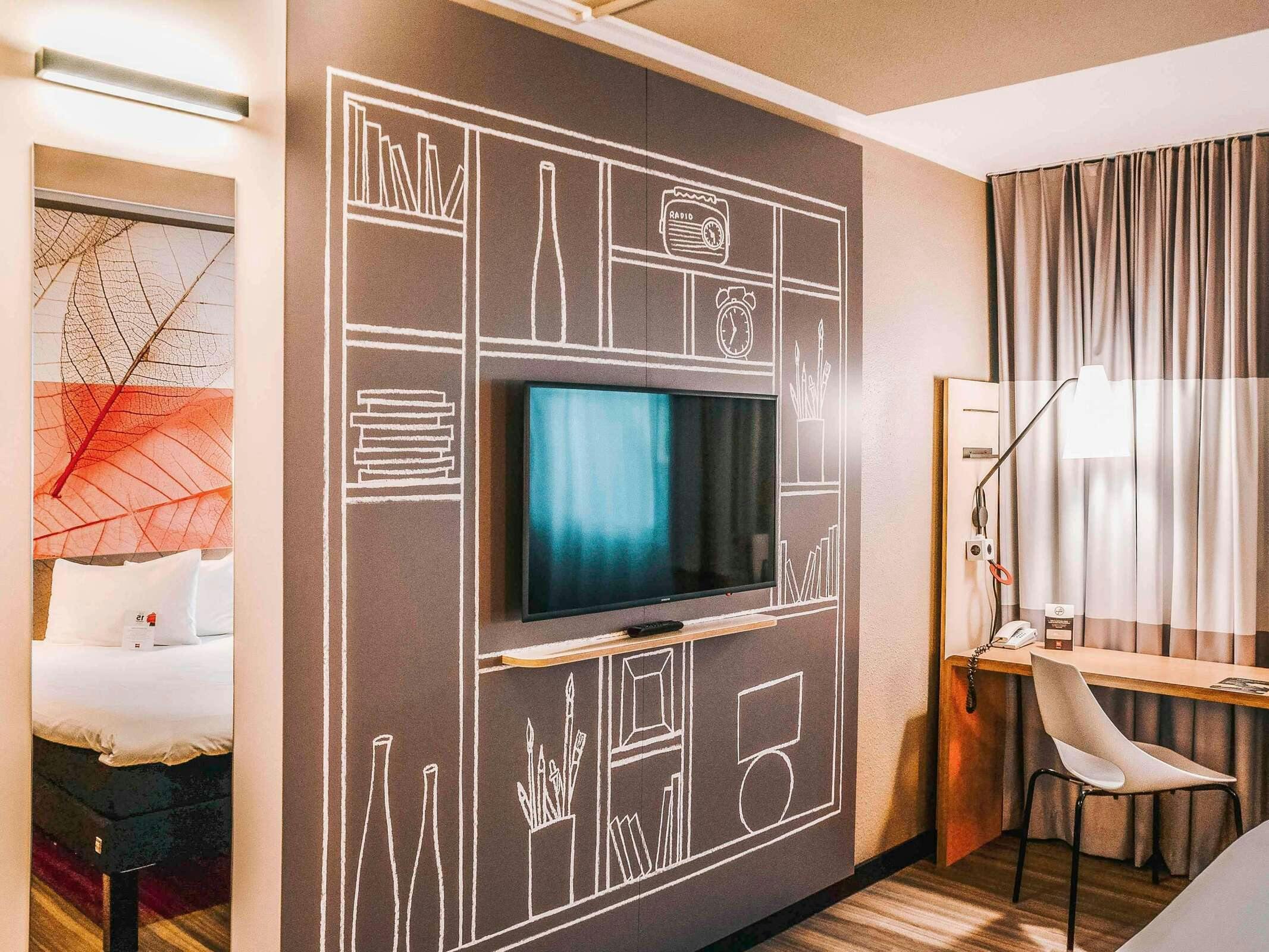 Hotel Ibis Frankfurt Airport photo 1