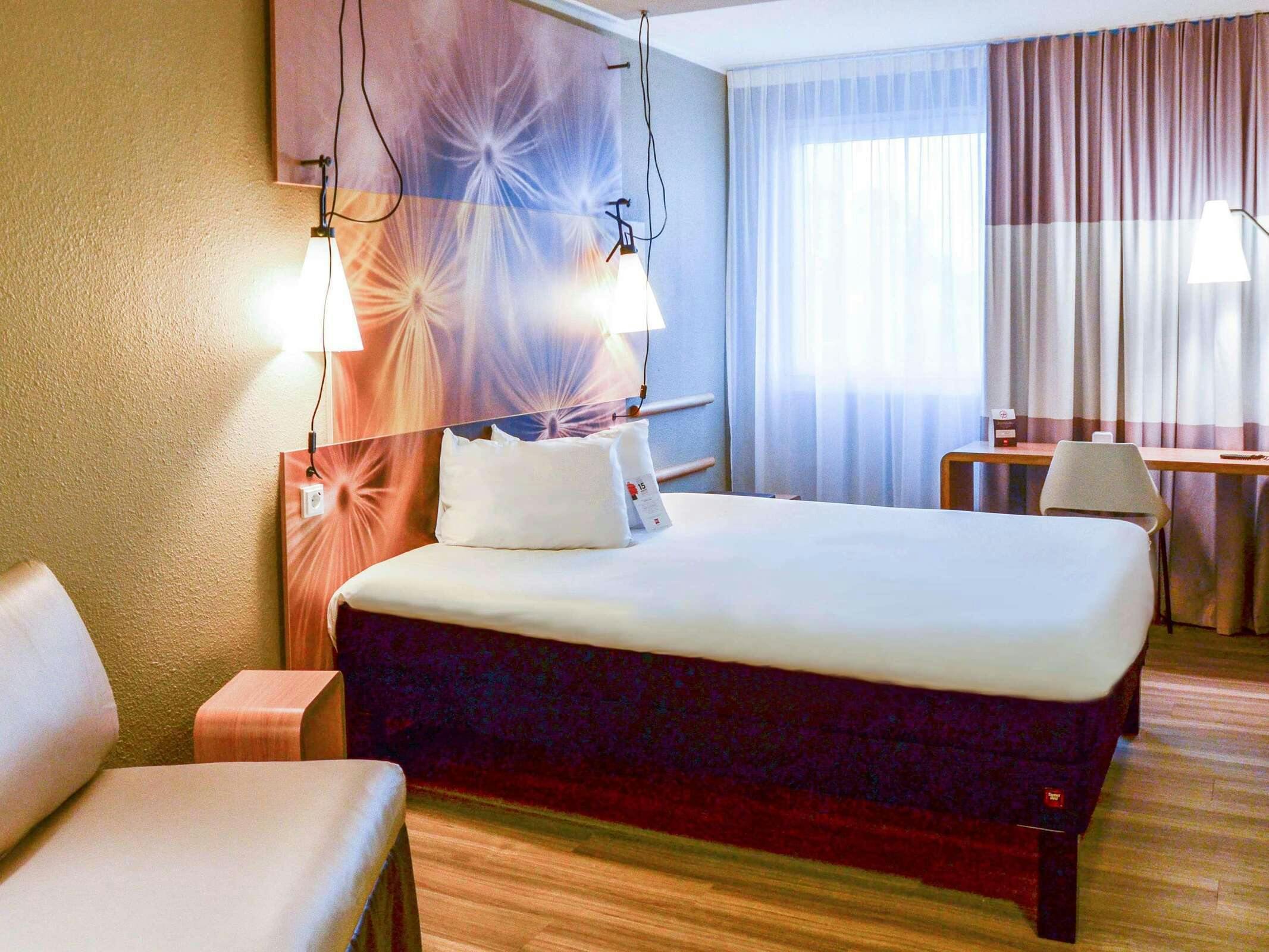 Hotel Ibis Frankfurt Airport photo 2