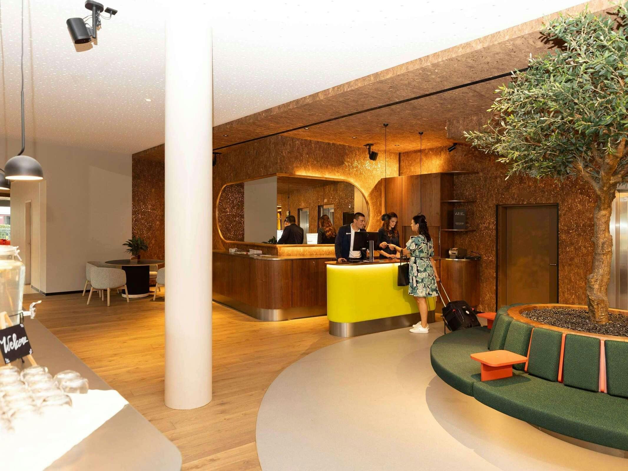 Hotel Novotel Zurich City West photo 3