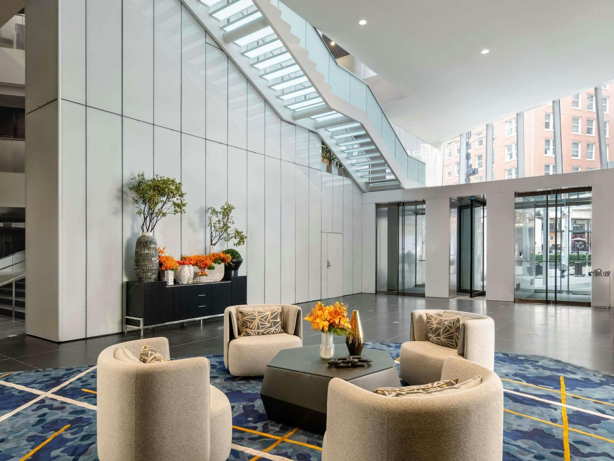 Hotel Sofitel Chicago Magnificent Mile photo 4
