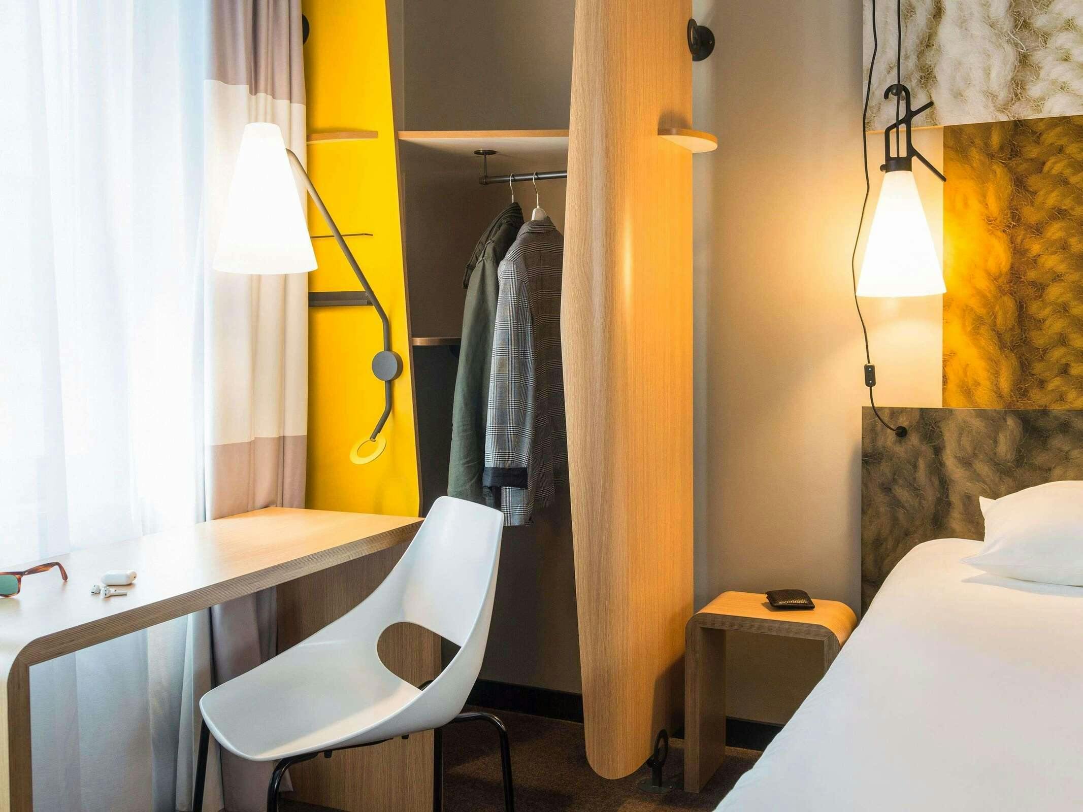Hotel Ibis Brussels Centre Gare Midi photo 2