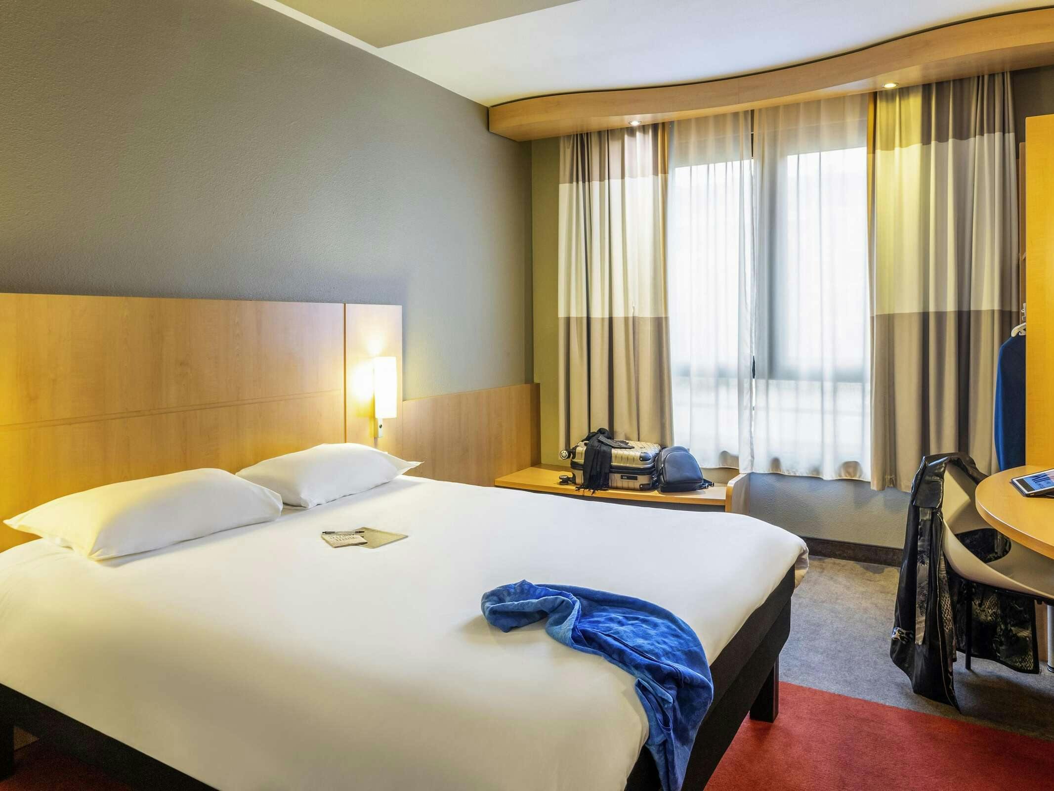 Hotel Ibis Brussels Centre Gare Midi photo 3