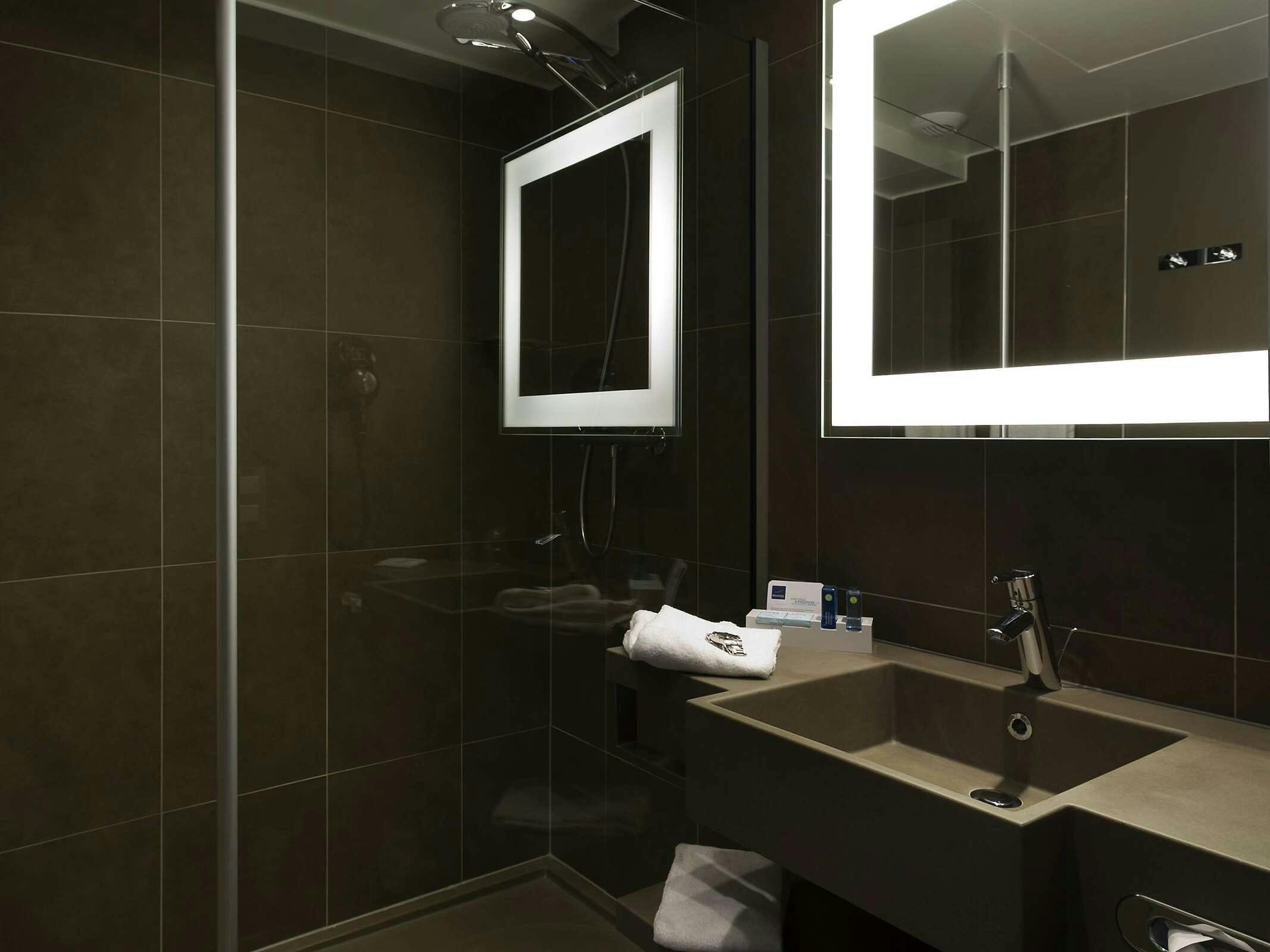 Hotel Novotel Leeds Centre photo 3