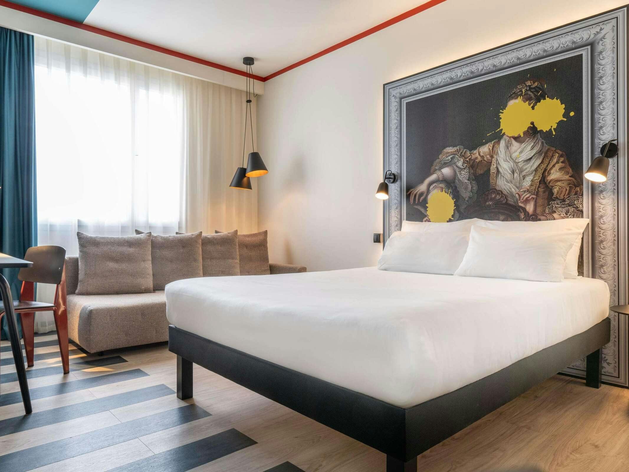 Hotel ibis Styles Barcelona SJ Despi photo 2