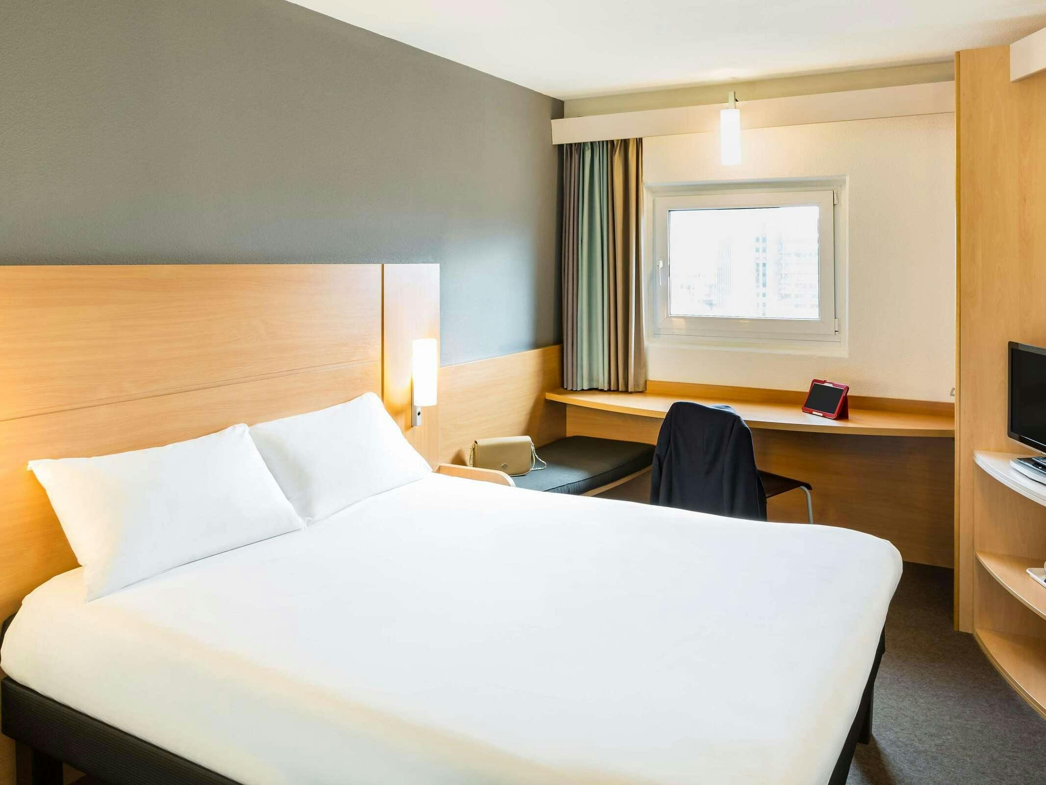 Hotel Ibis Leeds Centre Marlborough Street photo 2