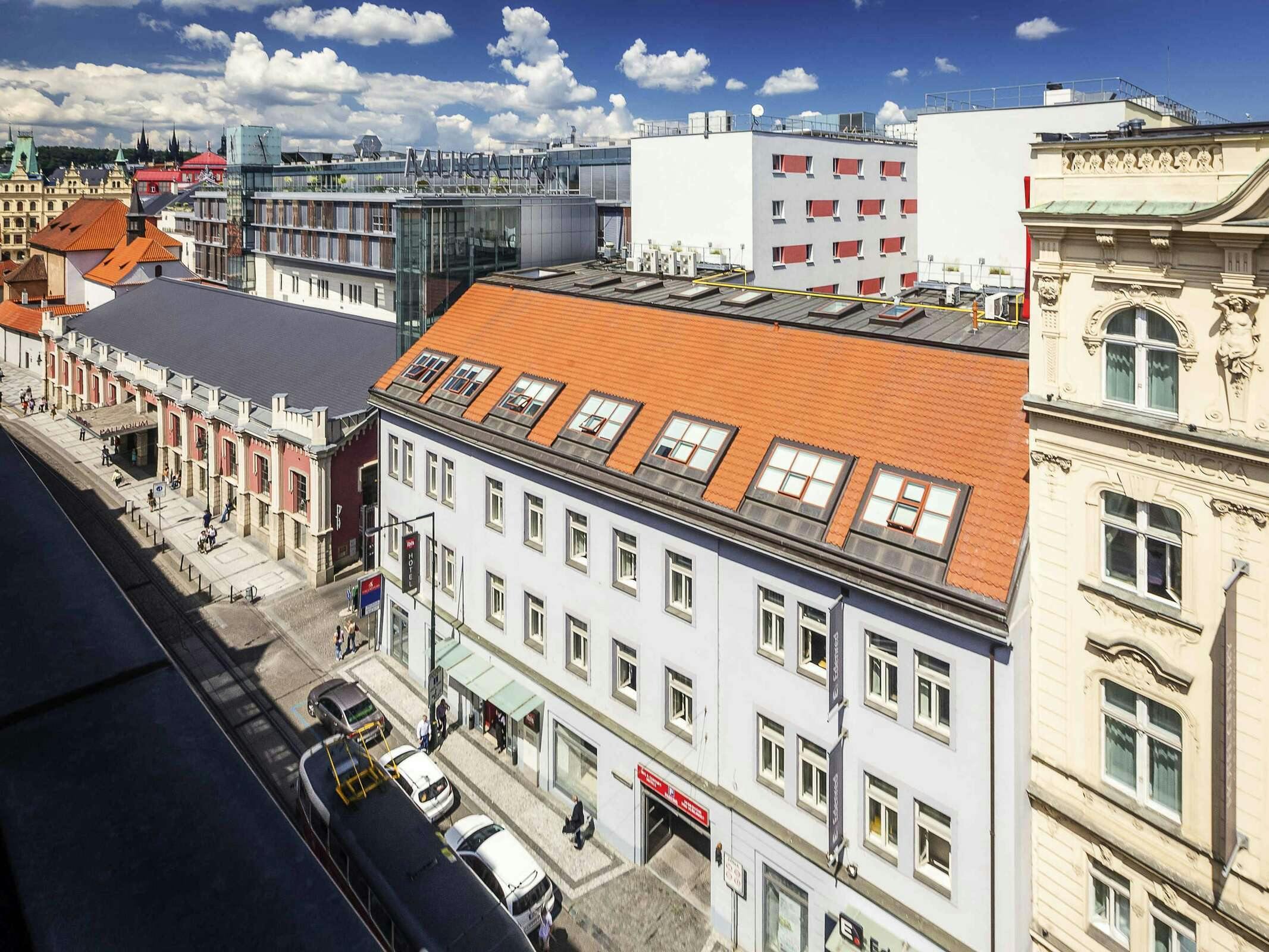 Hotel Ibis Praha Old Town photo 2