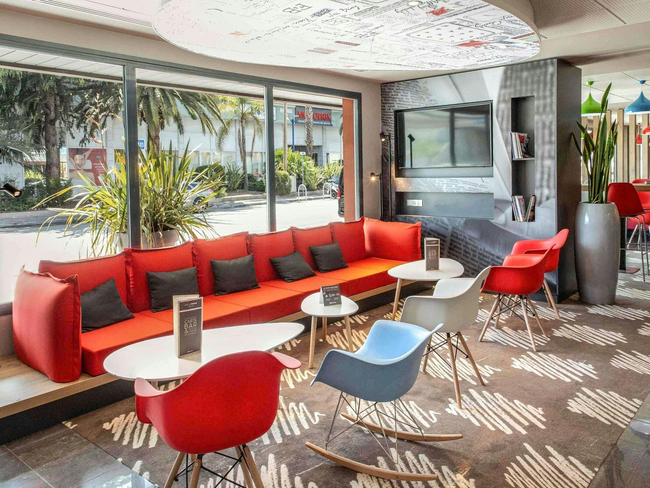 Hotel Ibis Cannes Mandelieu photo 3