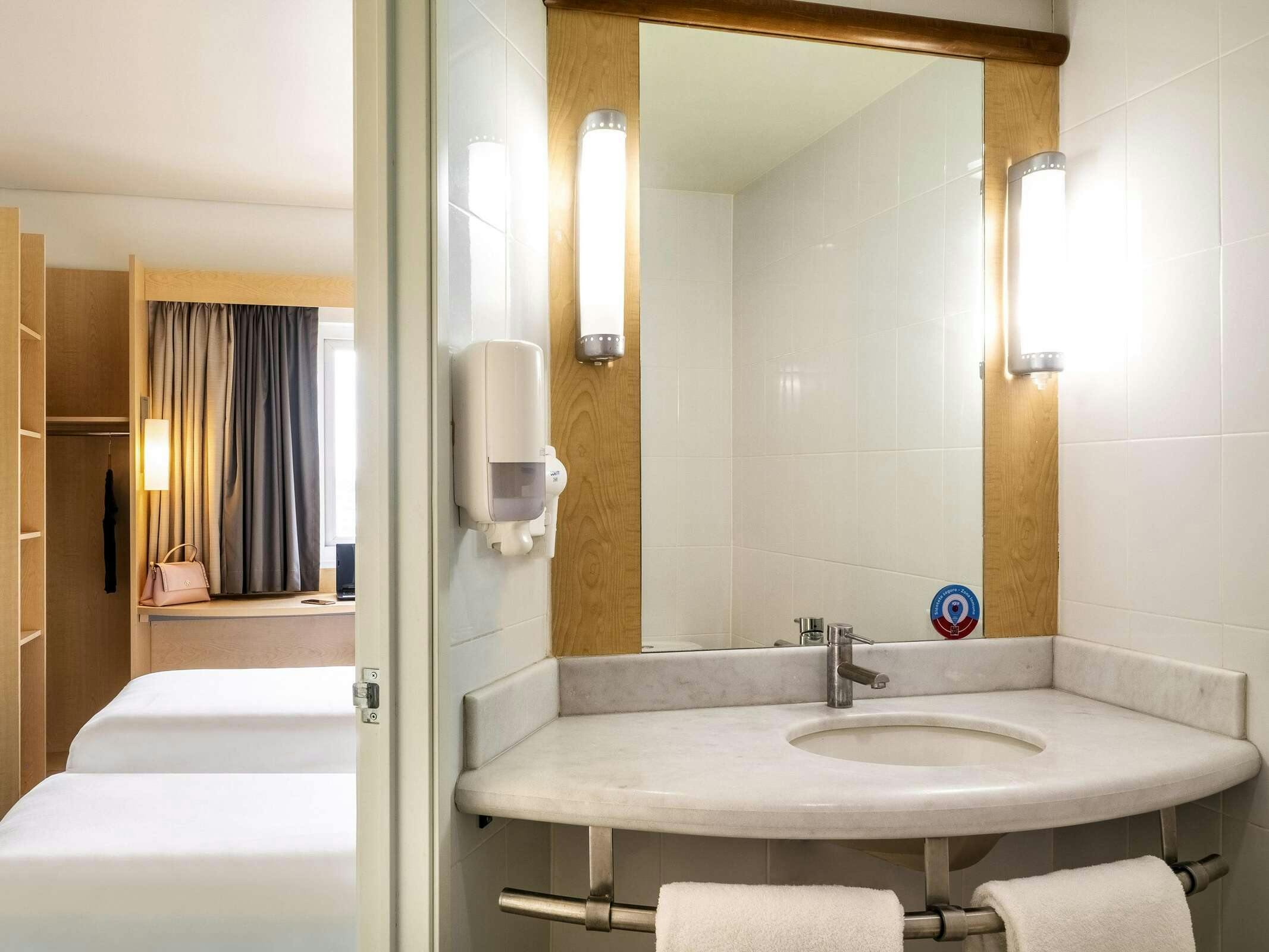 Hotel IBIS CHIHUAHUA photo 5