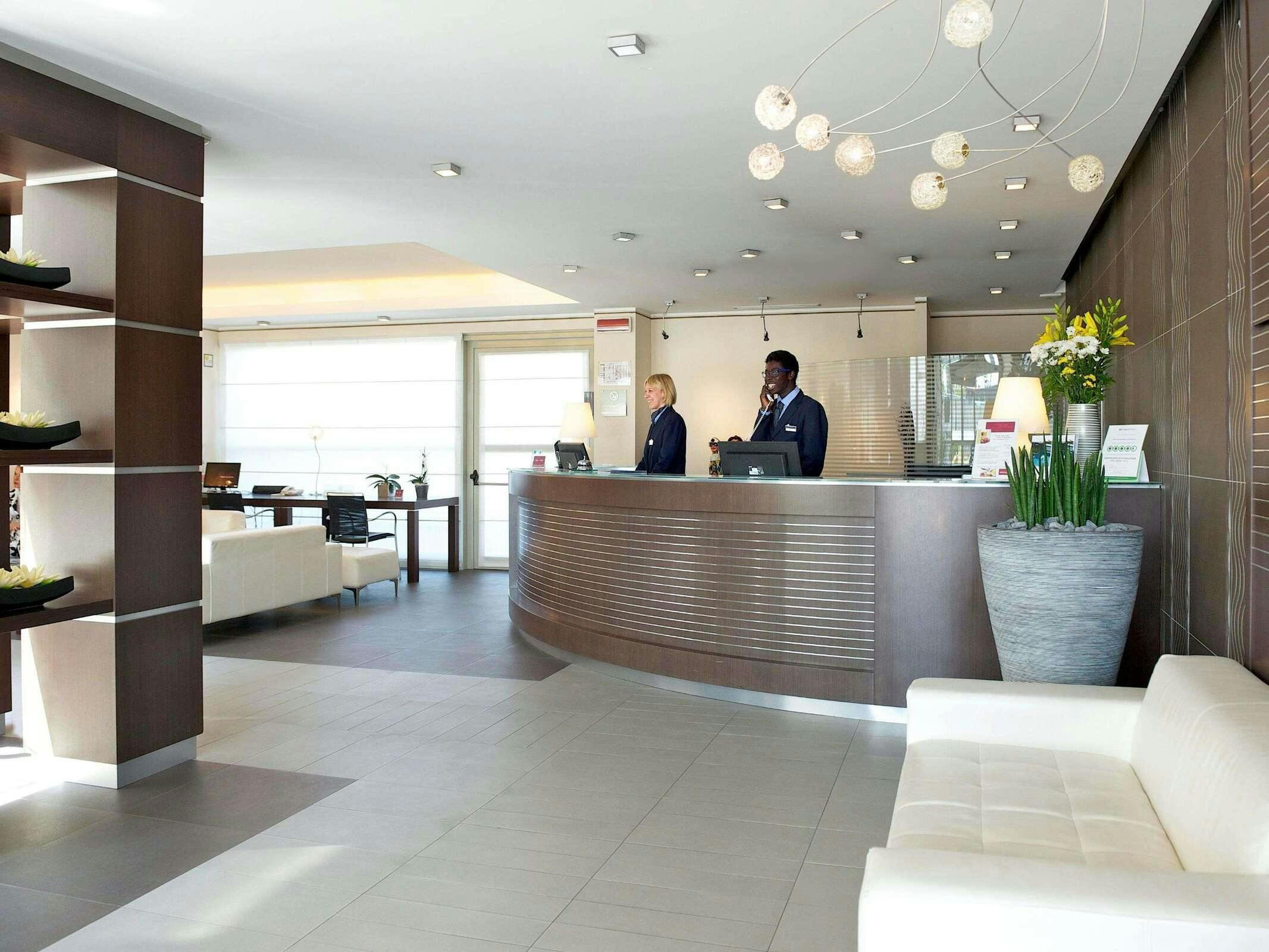 Hotel Mercure Bergamo Aeroporto photo 2