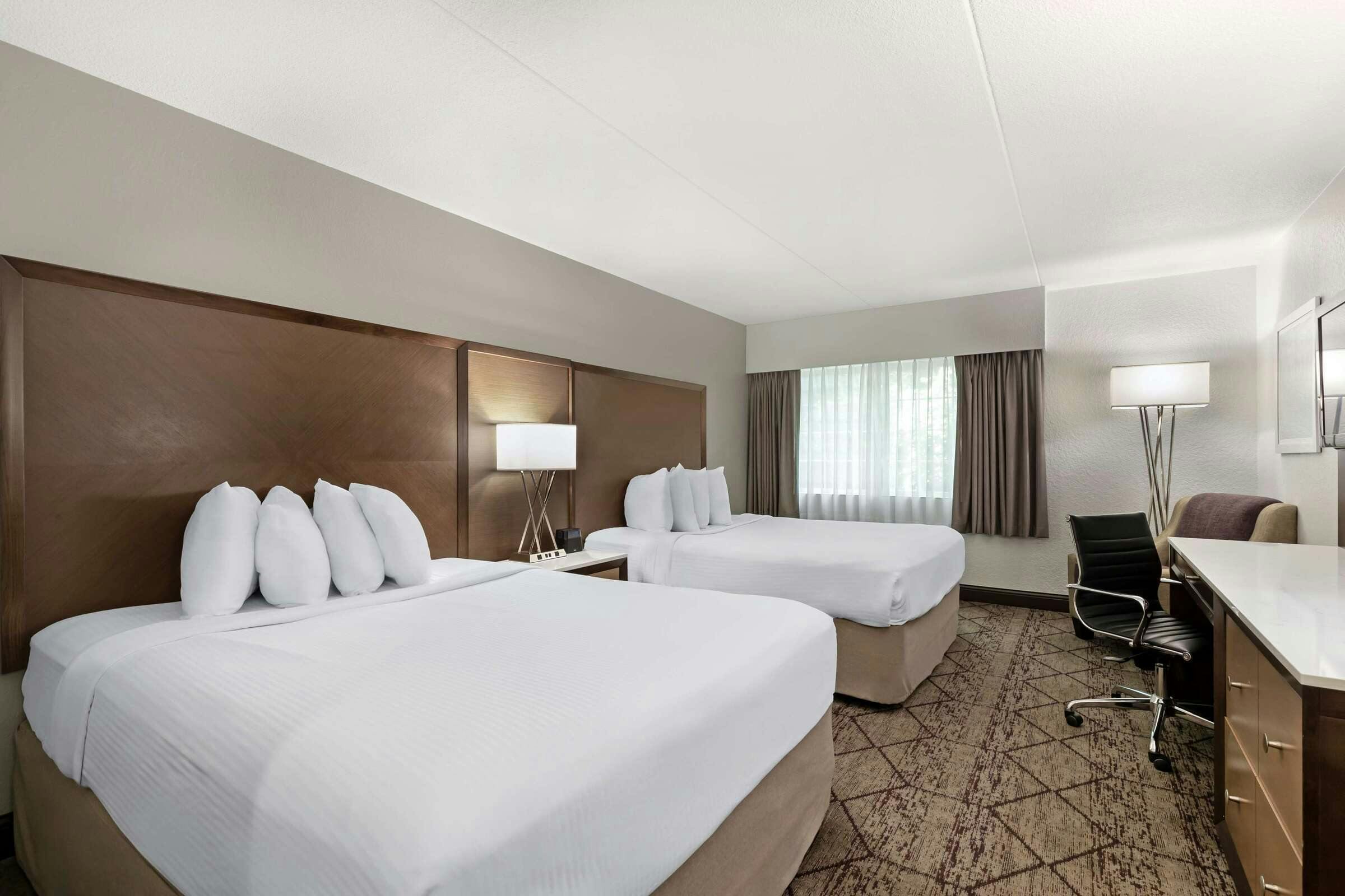 Best Western Plus Longbranch Hotel & Convention Center