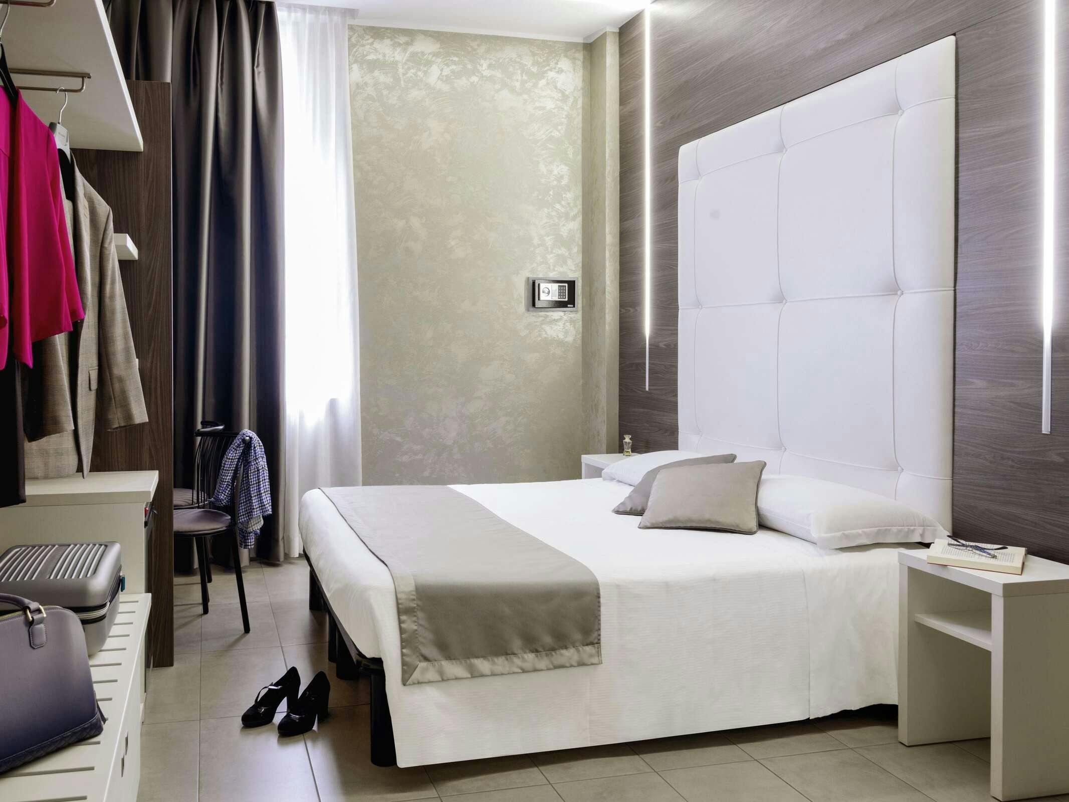 Hotel Ibis Styles Milano Centro photo 2