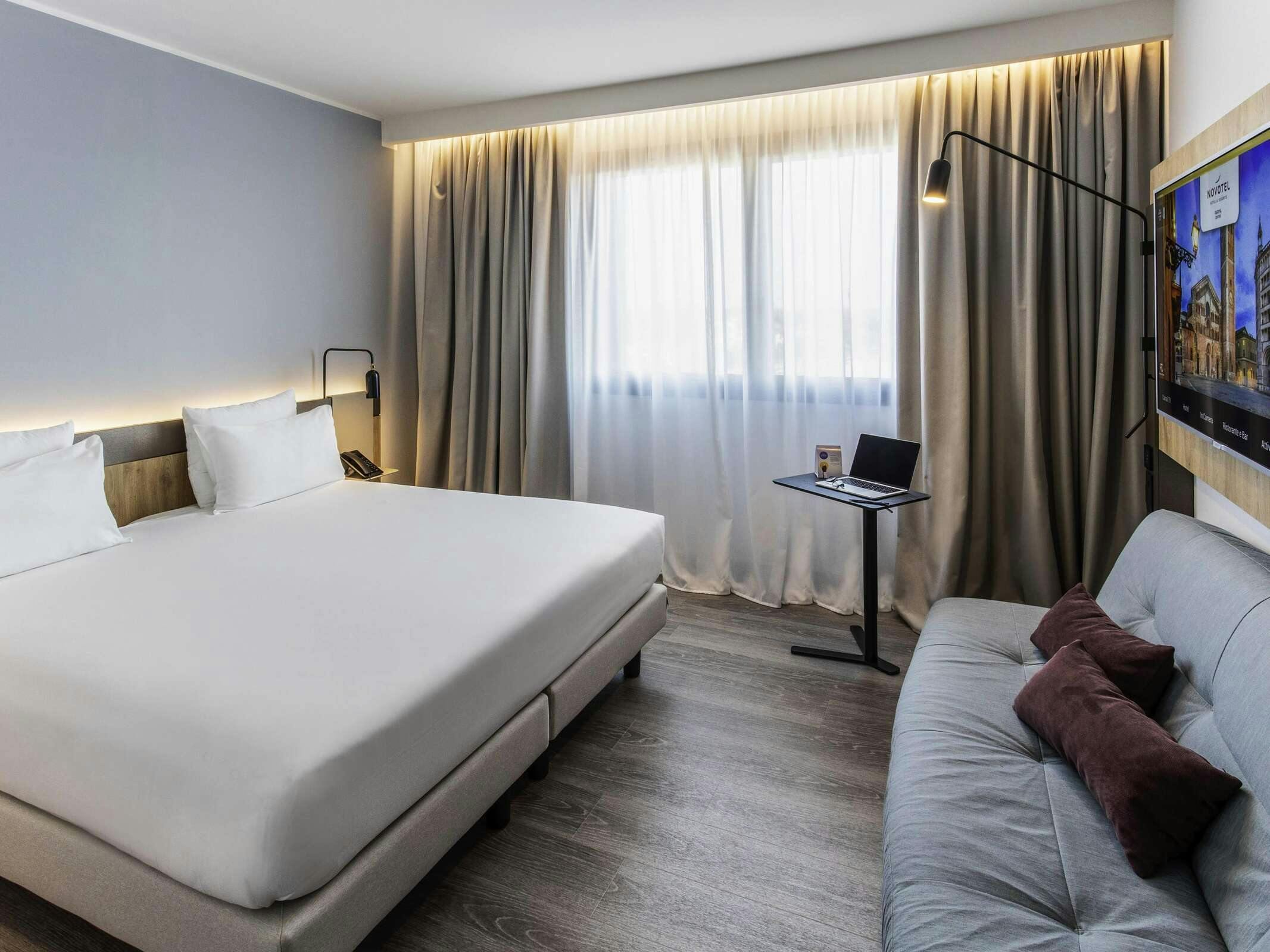 Hotel Novotel Parma Centro photo 2
