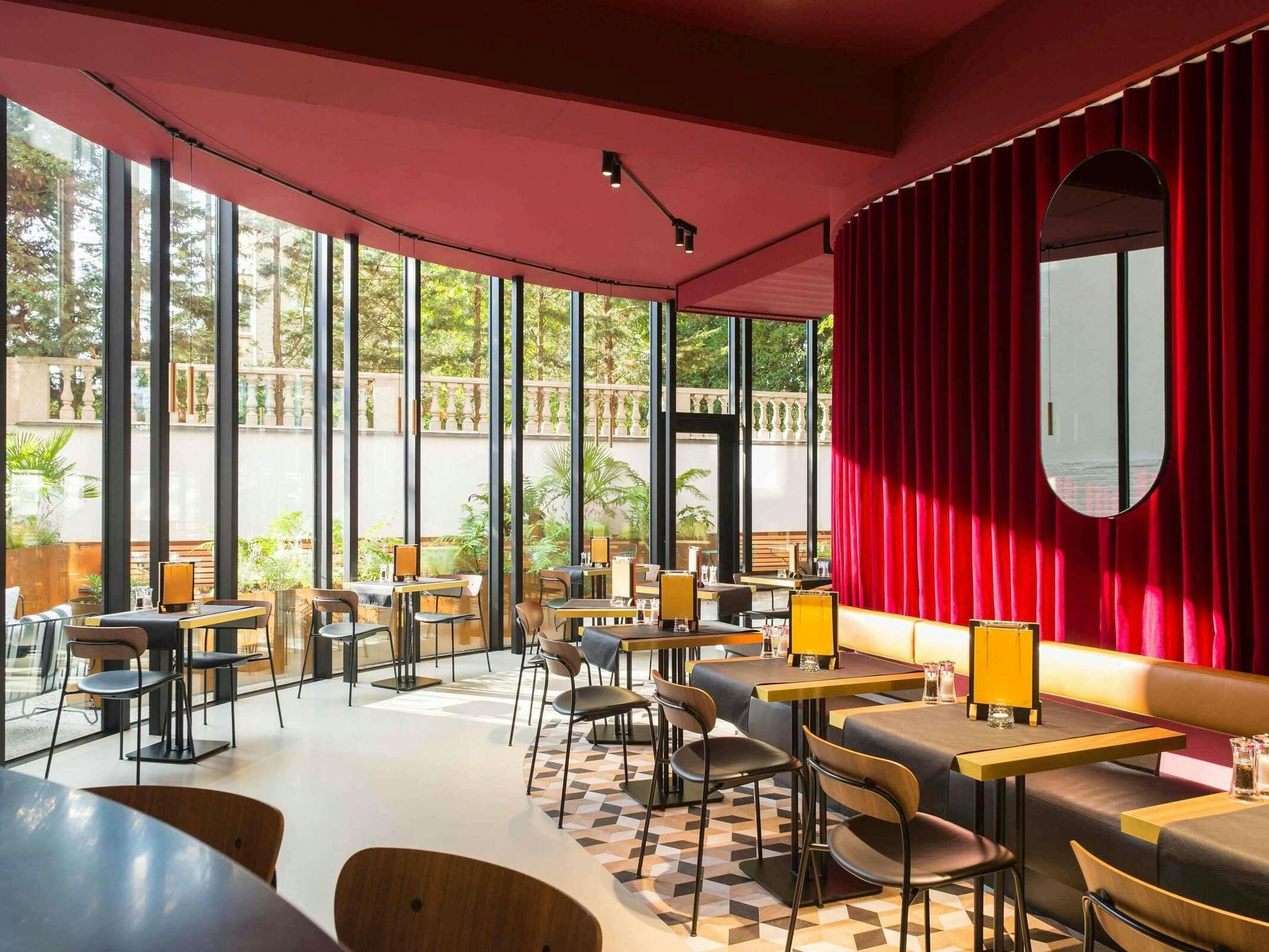 Hotel Ibis Brussels Centre Chatelain photo 1