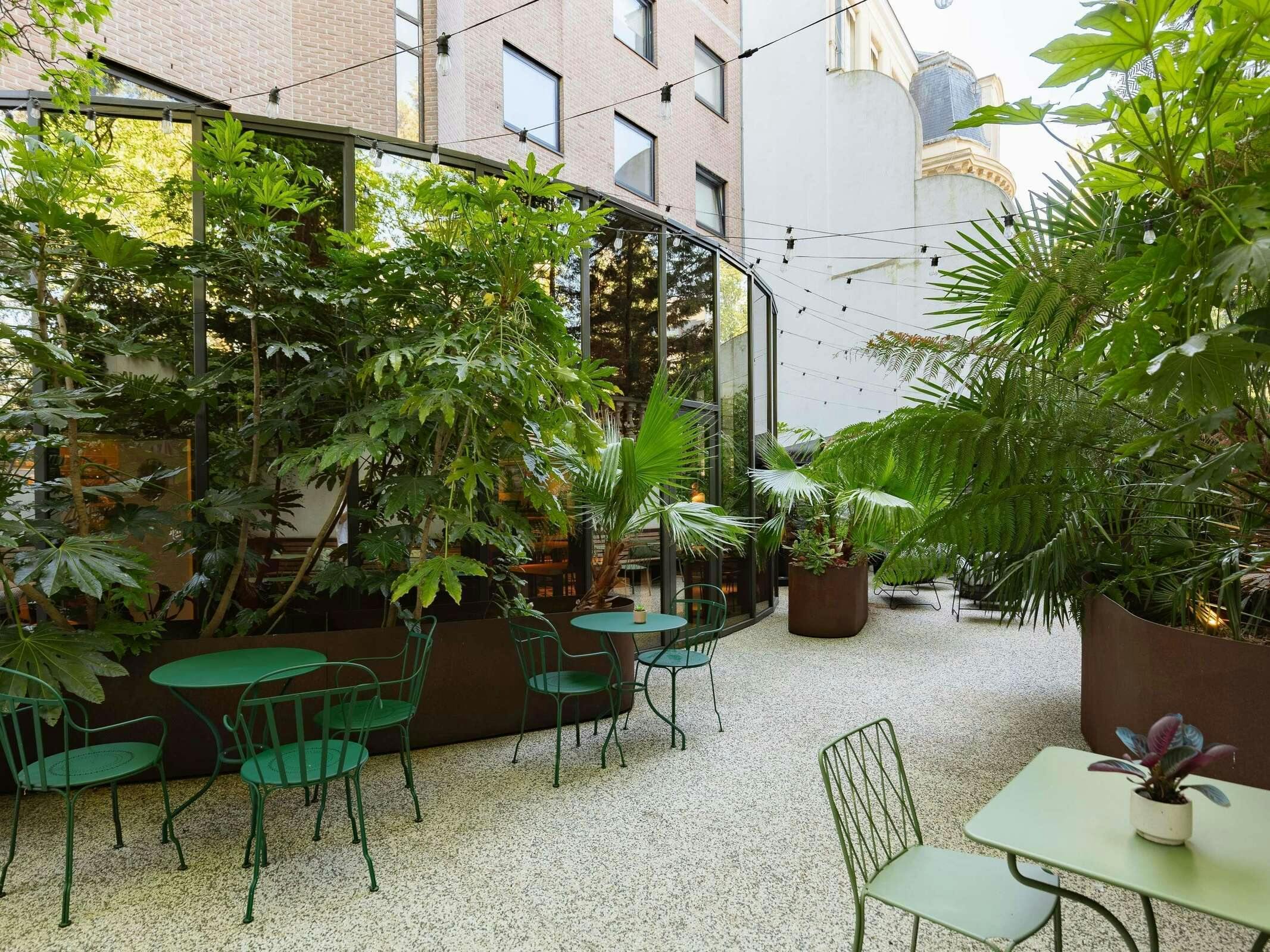 Hotel Ibis Brussels Centre Chatelain photo 3