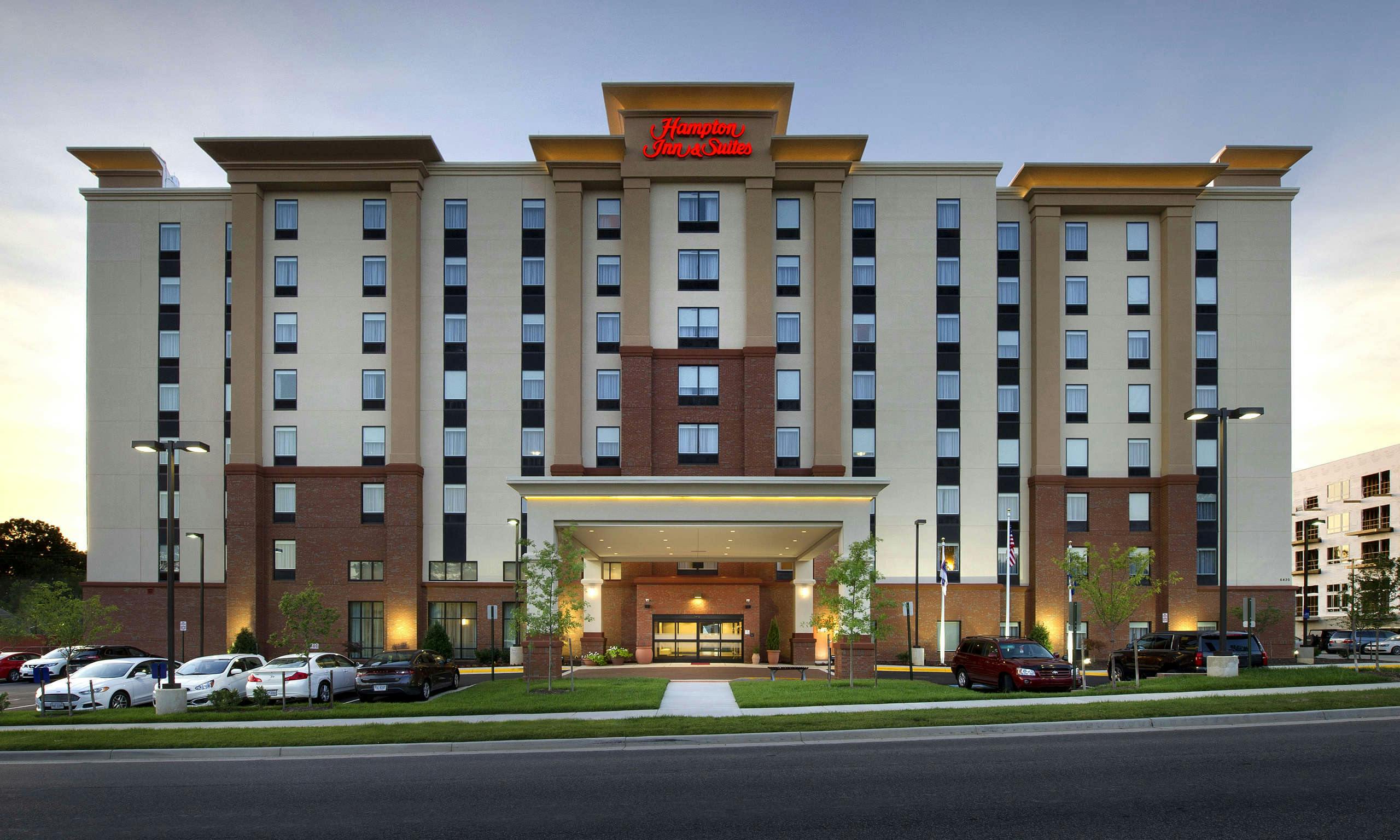 Hampton Inn & Suites Falls Church
