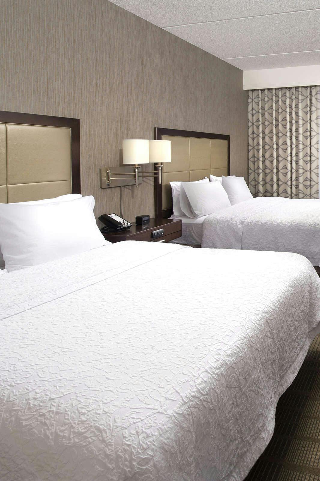 Hotel Hampton Inn & Suites Falls Church photo 1